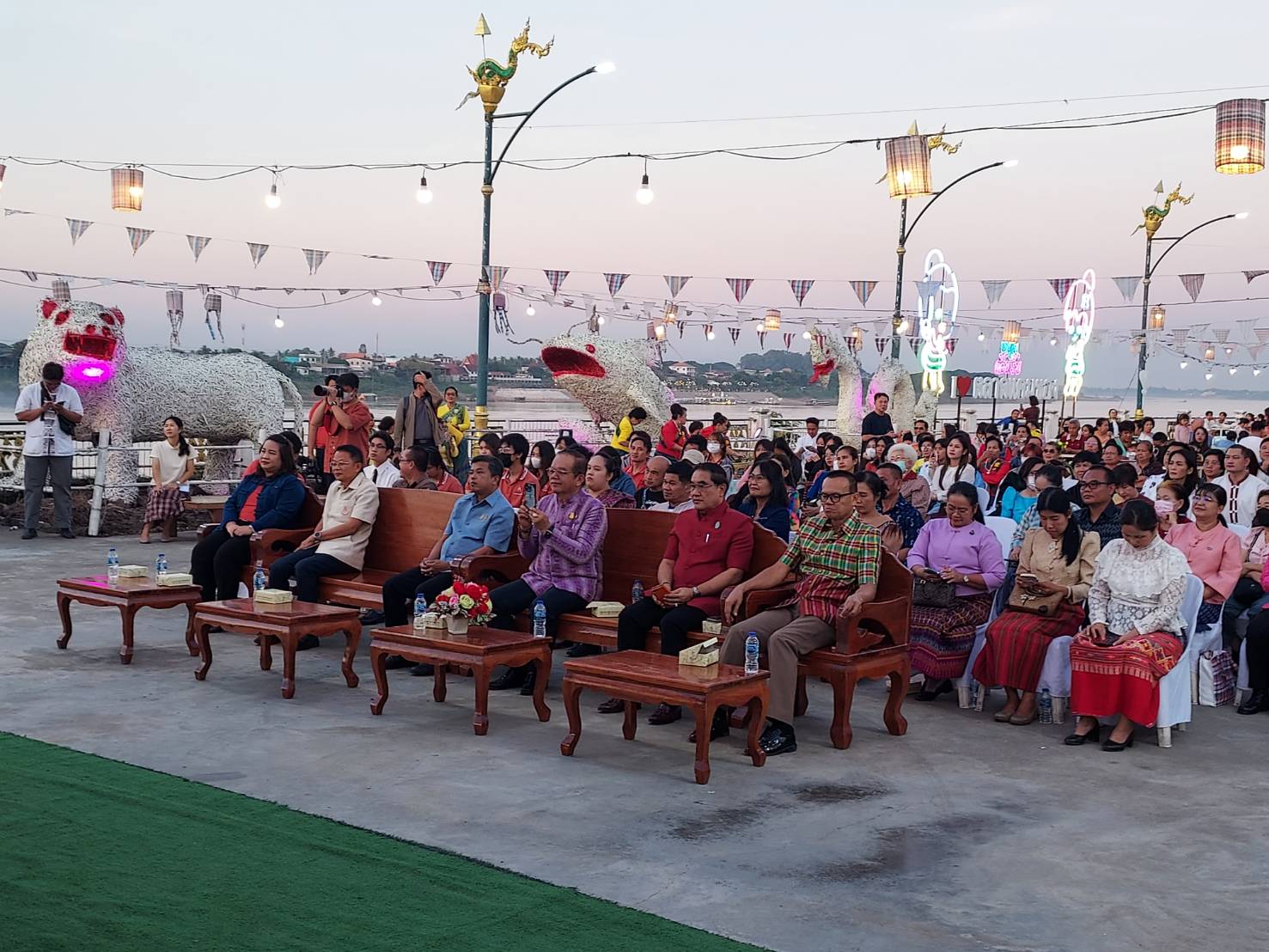 พช.หนองคาย ร่วมพิธีเปิดกิจกรรม “ลานวัฒนธรรม ลานเยาวชน เสริมสร้างศักยภาพคนหนองคาย” ณ เวทีตลาดแคมของหนองคาย ตำบลในเมือง อำเภอเมืองหนองคาย จังหวัดหนองคาย