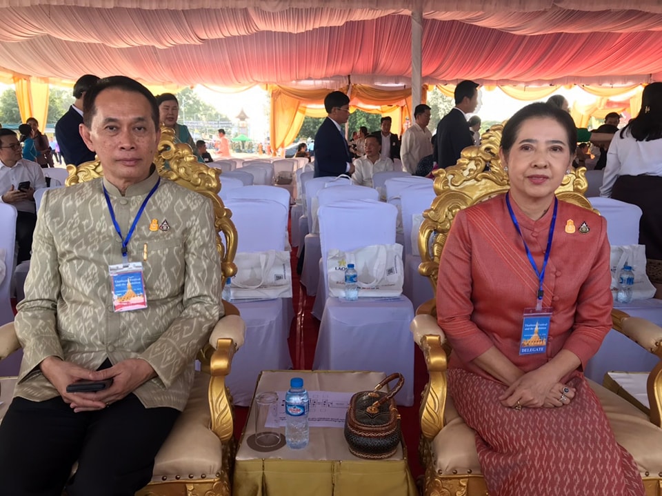 พช.หนองคาย ร่วมพิธีเปิดงานบุญนมัสการพระธาตุหลวง ประจำปี 2566 พร้อมจัดแสดงและจำหน่ายสินค้าผลิตภัณฑ์ OTOP สินค้าของดีของเด่น ของจังหวัดหนองคาย ณ นครหลวงเวียงจันทน์ สาธารณรัฐประชาธิปไตยประชาชนลาว