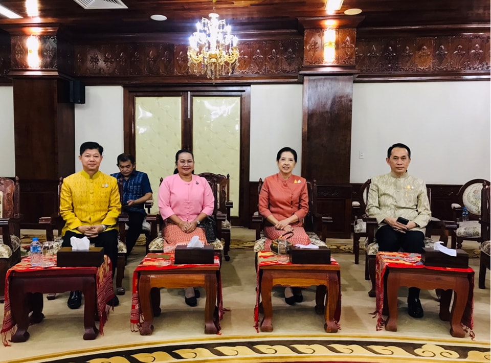 พช.หนองคาย ร่วมพิธีเปิดงานบุญนมัสการพระธาตุหลวง ประจำปี 2566 พร้อมจัดแสดงและจำหน่ายสินค้าผลิตภัณฑ์ OTOP สินค้าของดีของเด่น ของจังหวัดหนองคาย ณ นครหลวงเวียงจันทน์ สาธารณรัฐประชาธิปไตยประชาชนลาว