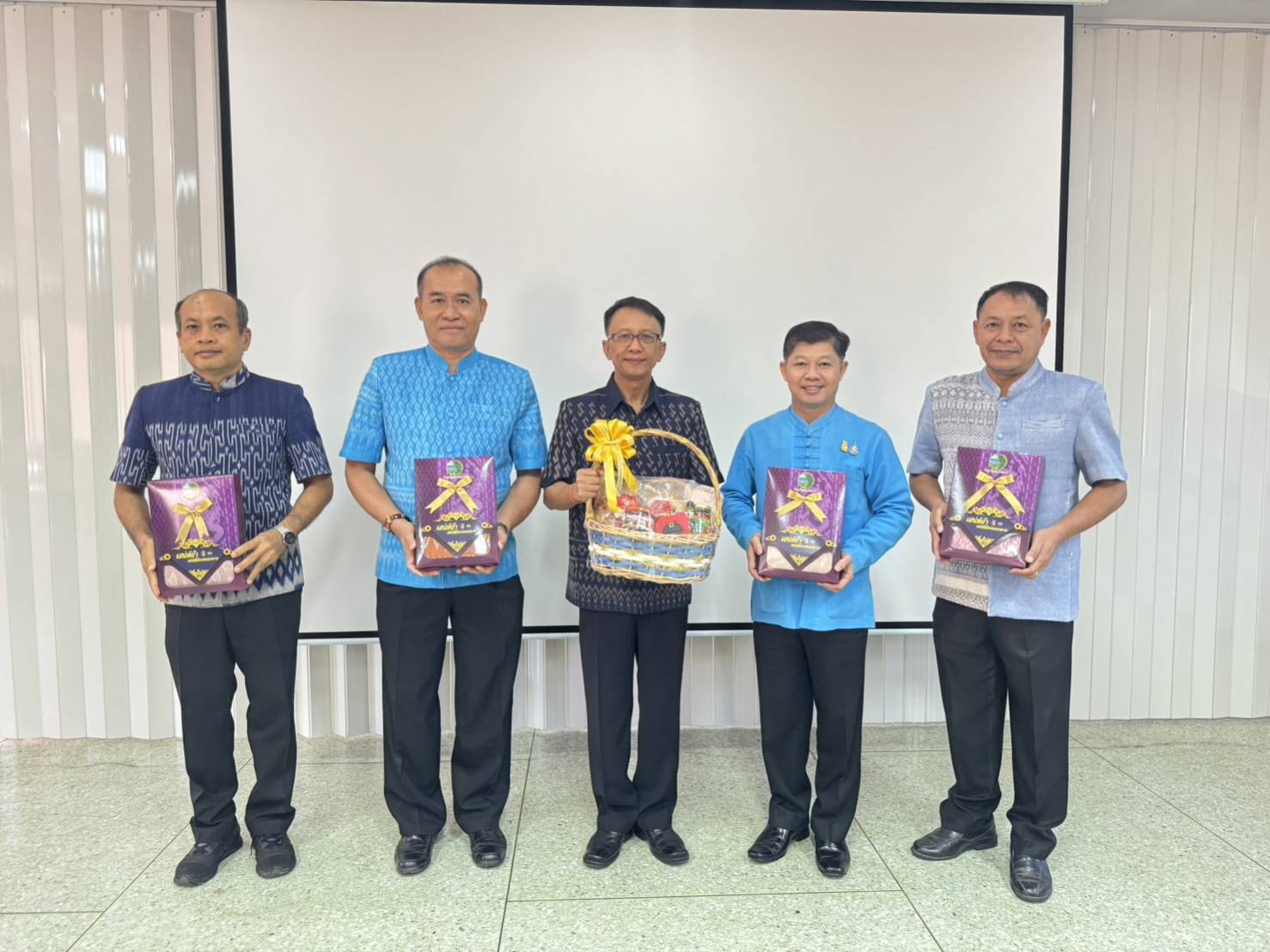 พช.หนองคาย เข้าร่วมประชุมหารือแนวทางการขับเคลื่อนงานตามภารกิจของสมาคมแม่บ้านมหาดไทย ประจําปีงบประมาณ พ.ศ. 2567 ครั้งที่ 1/2567