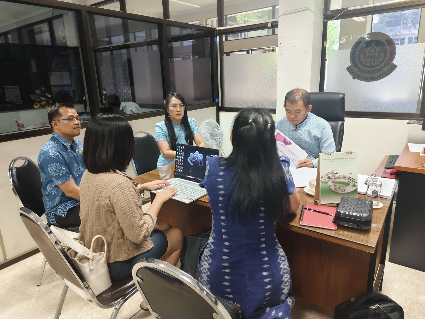 พช.หนองคาย ร่วมปรึกษาหารือแนวทางความร่วมมือทางวิชาการร่วมกับม.ราชภัฏอุดรธานี ในการดำเนินงาน OTOP ประจำปีงบประมาณ พ.ศ.2567