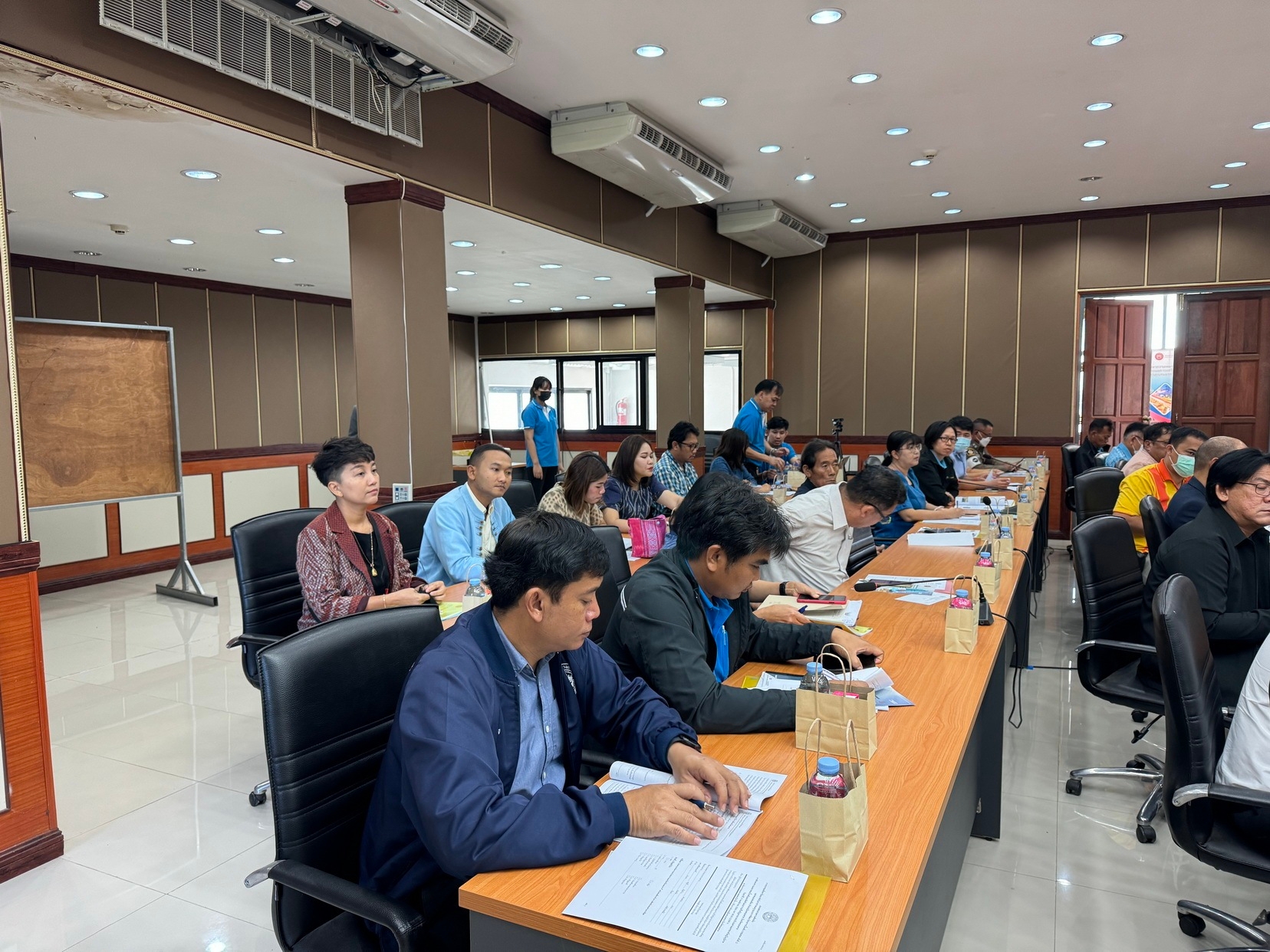 พช.หนองคาย ร่วมการประชุมเพื่อหารือแนวทางในการกำหนดรูปแบบการพัฒนาโครงการเบื้องต้น (กลุ่มย่อย ครั้งที่ 1 สี่แยกหนองสองห้อง) การศึกษาความเหมาะสมเบื้องต้นและจัดทำแผนการแก้ไขปัญหาจราจร บริเวณทางแยกขนาดใหญ่ในภูมิภาค