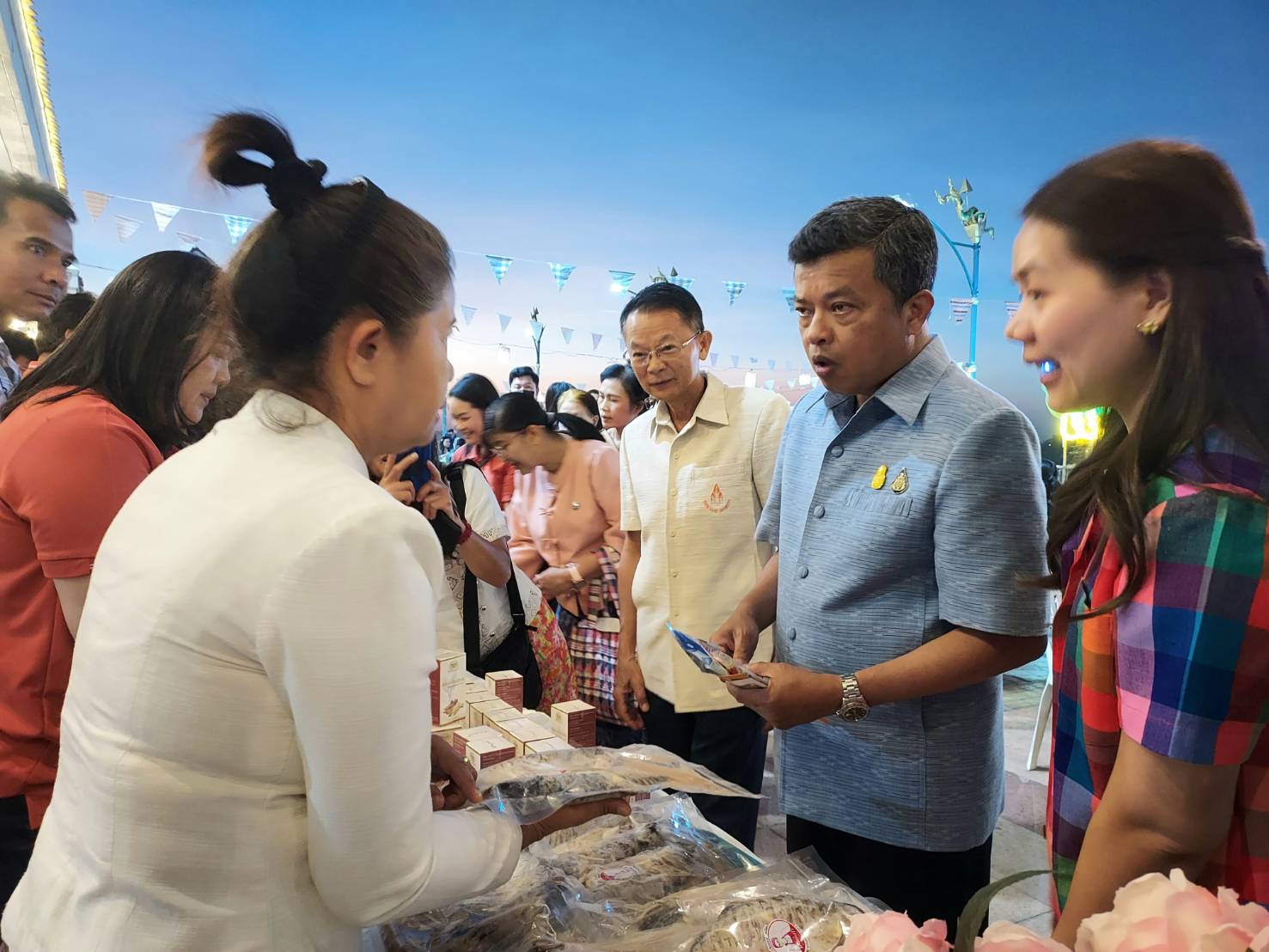 พช.หนองคาย ร่วมพิธีเปิดกิจกรรม “ลานวัฒนธรรม ลานเยาวชน เสริมสร้างศักยภาพคนหนองคาย” ณ เวทีตลาดแคมของหนองคาย ตำบลในเมือง อำเภอเมืองหนองคาย จังหวัดหนองคาย