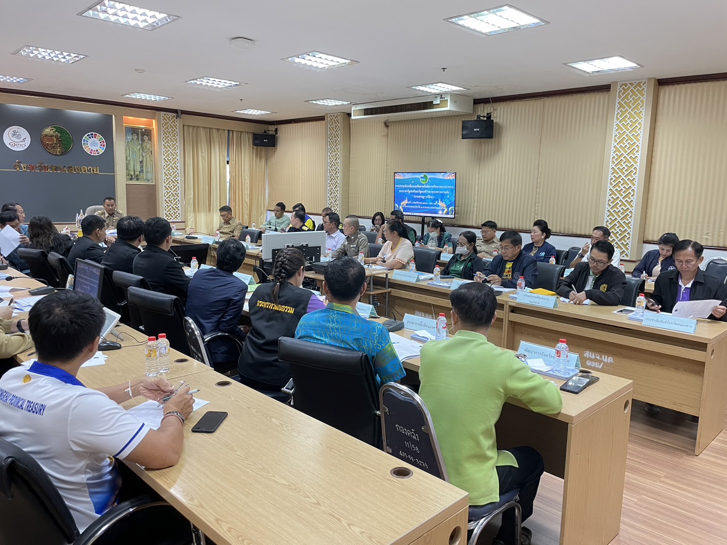 พช.หนองคาย ร่วมการประชุมขับเคลื่อนและติดตามข้อสั่งการจากการตรวจราชการของนายกรัฐมนตรีและรัฐมนตรีว่าการกระทรวงการคลัง(นายเศรษฐา ทวีสิน)