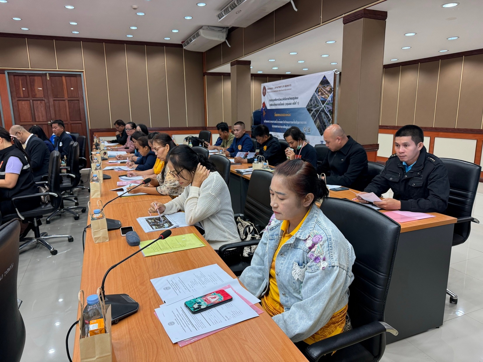 พช.หนองคาย ร่วมการประชุมเพื่อหารือแนวทางในการกำหนดรูปแบบการพัฒนาโครงการเบื้องต้น (กลุ่มย่อย ครั้งที่ 1 สี่แยกหนองสองห้อง) การศึกษาความเหมาะสมเบื้องต้นและจัดทำแผนการแก้ไขปัญหาจราจร บริเวณทางแยกขนาดใหญ่ในภูมิภาค