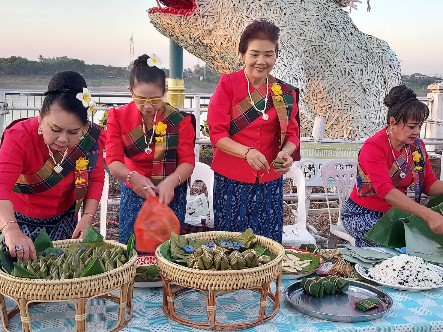 พช.หนองคาย ร่วมพิธีเปิดกิจกรรม “ลานวัฒนธรรม ลานเยาวชน เสริมสร้างศักยภาพคนหนองคาย” ณ เวทีตลาดแคมของหนองคาย ตำบลในเมือง อำเภอเมืองหนองคาย จังหวัดหนองคาย