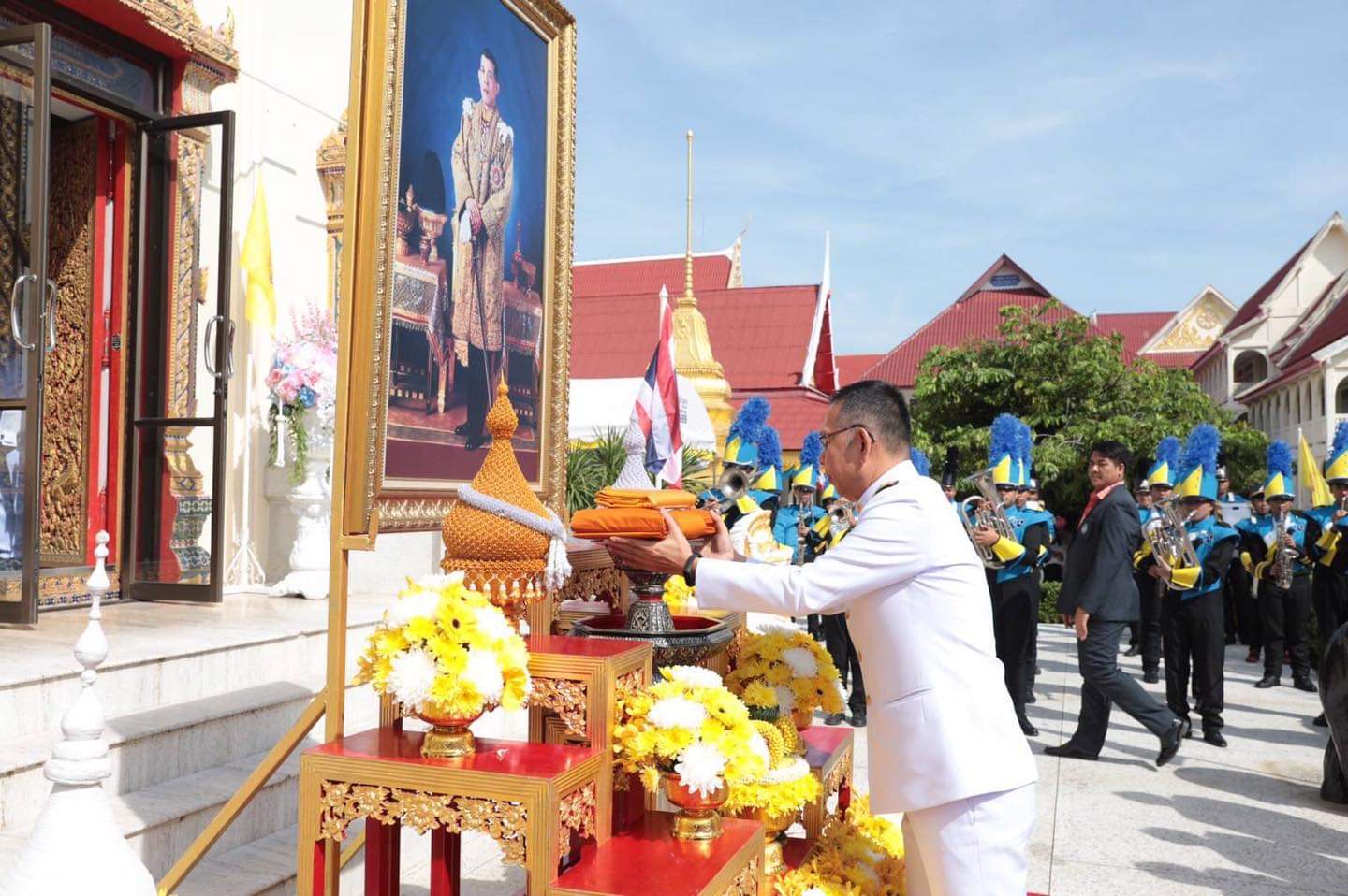 พช.หนองคาย ร่วมพิธีถวายผ้าพระกฐินพระราชทาน โดยกรมการพัฒนาชุมชน ณ วัดพิกุลทอง พระอารามหลวง จังหวัดสิงห์บุรี