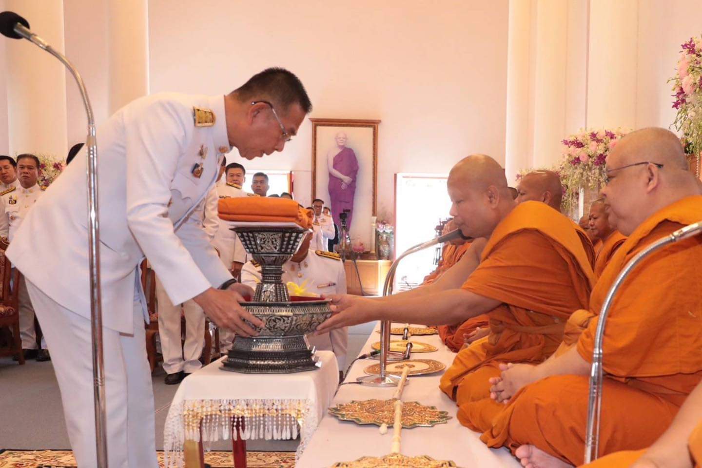 พช.หนองคาย ร่วมพิธีถวายผ้าพระกฐินพระราชทาน โดยกรมการพัฒนาชุมชน ณ วัดพิกุลทอง พระอารามหลวง จังหวัดสิงห์บุรี