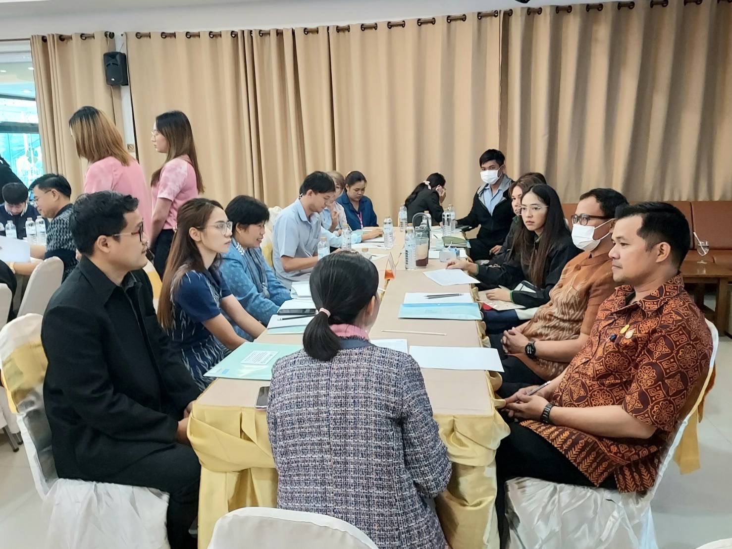 พช.หนองคาย ร่วมประชุมเชิงปฏิบัติการจัดทำแผนพัฒนาเพื่อส่งเสริมให้ผลิตภัณฑ์สุขภาพชุมชนได้รับอนุญาตตามมาตรฐานที่กฎหมายกำหนด