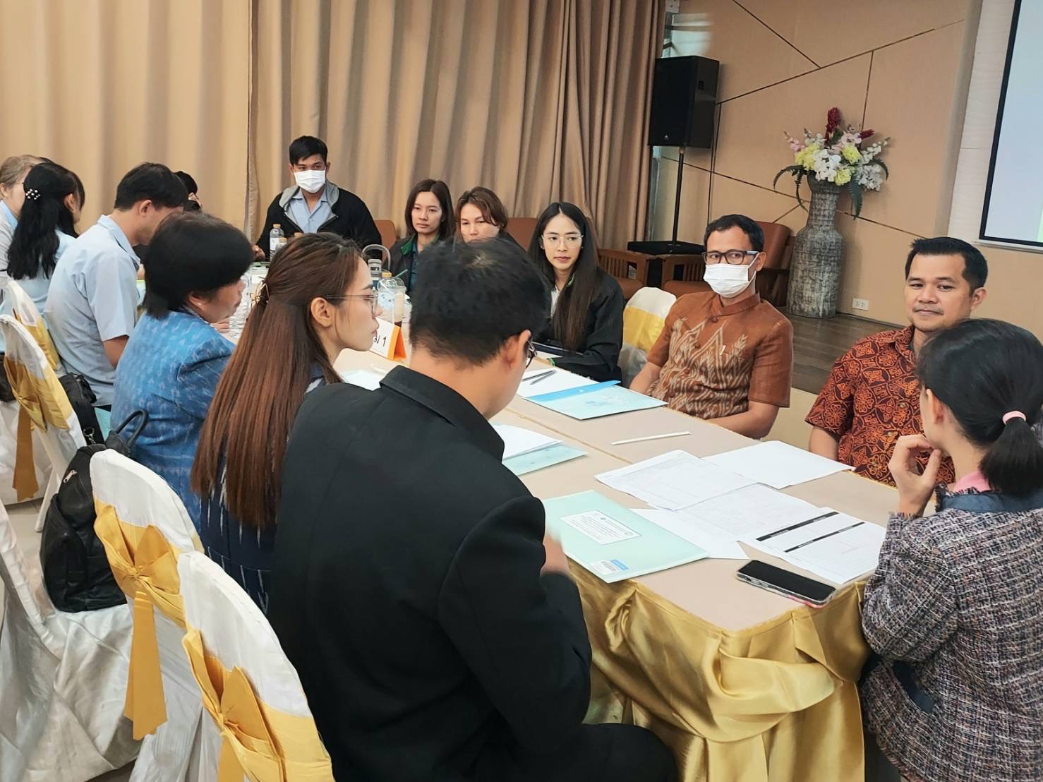 พช.หนองคาย ร่วมประชุมเชิงปฏิบัติการจัดทำแผนพัฒนาเพื่อส่งเสริมให้ผลิตภัณฑ์สุขภาพชุมชนได้รับอนุญาตตามมาตรฐานที่กฎหมายกำหนด