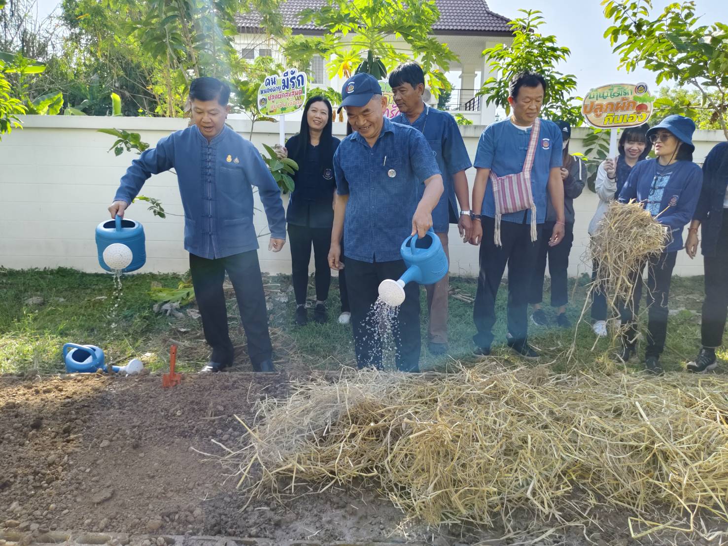 ผู้นำต้องทำก่อน ผู้ว่าฯ หนองคาย ขับเคลื่อนการน้อมนำแนวพระราชดำริของสมเด็จพระกนิษฐาธิราชเจ้า กรมสมเด็จพระเทพรัตนราชสุดาฯ สยามบรมราชกุมารี ปลูกผักสวนครัว เพื่อสร้างความมั่นคงทางอาหาร ประจำปีงบประมาณ พ.ศ. 2567