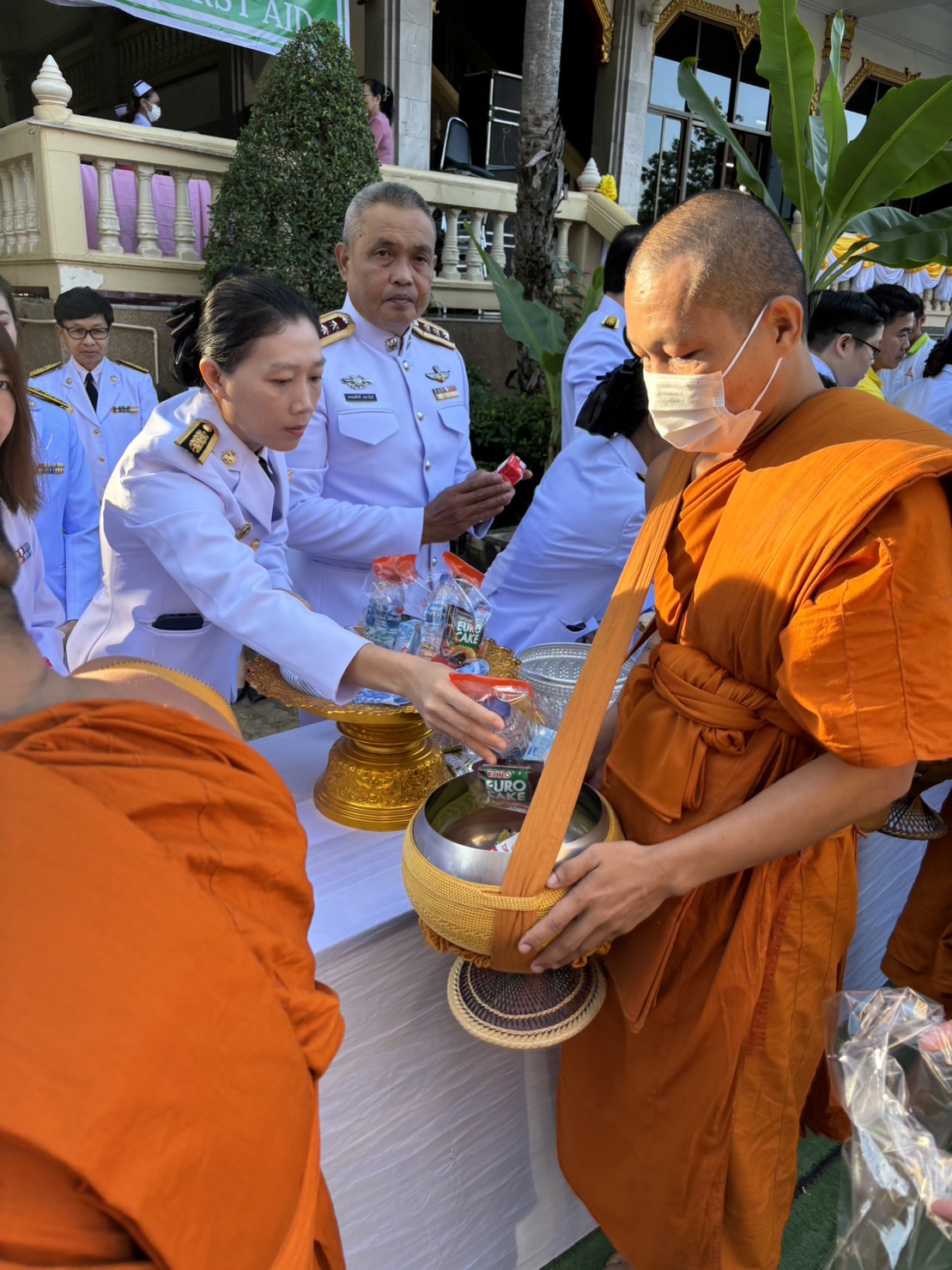 พช.หนองคาย ร่วมพิธีเจริญพระพุทธมนต์และทำบุญตักบาตรเพื่อถวายเป็นพระราชกุศล เนื่องในวันคล้ายวันพระบรมราชสมภพพระบาทสมเด็จพระบรมชนกาธิเบศร มหาภูมิพลอดุลยเดชมหาราช บรมนาถบพิตร วันชาติ และวันพ่อแห่งชาติ 5 ธันวาคม 2566