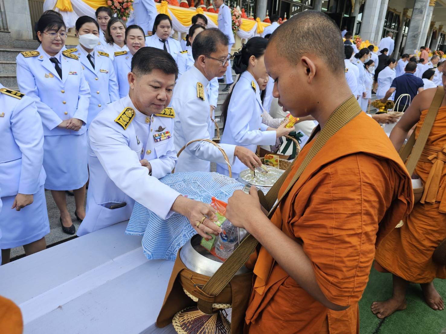 พช.หนองคาย ร่วมพิธีทำบุญตักบาตรเพื่อถวายเป็นพระกุศล และพิธีวางพานพุ่มดอกไม้ถวายราชสักการะ เนื่องในวันคล้ายวันประสูติ สมเด็จพระเจ้าลูกเธอ เจ้าฟ้าพัชรกิติยาภา นเรนทิราเทพยวดี กรมหลวงราชสาริณีสิริพัชร มหาวัชรราชธิดา