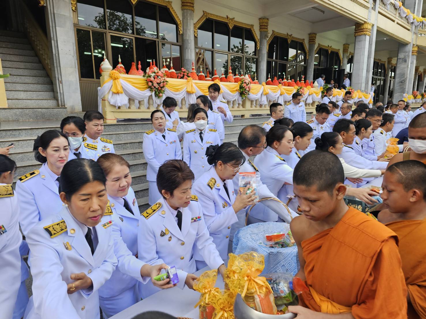 พช.หนองคาย ร่วมพิธีทำบุญตักบาตรเพื่อถวายเป็นพระกุศล และพิธีวางพานพุ่มดอกไม้ถวายราชสักการะ เนื่องในวันคล้ายวันประสูติ สมเด็จพระเจ้าลูกเธอ เจ้าฟ้าพัชรกิติยาภา นเรนทิราเทพยวดี กรมหลวงราชสาริณีสิริพัชร มหาวัชรราชธิดา