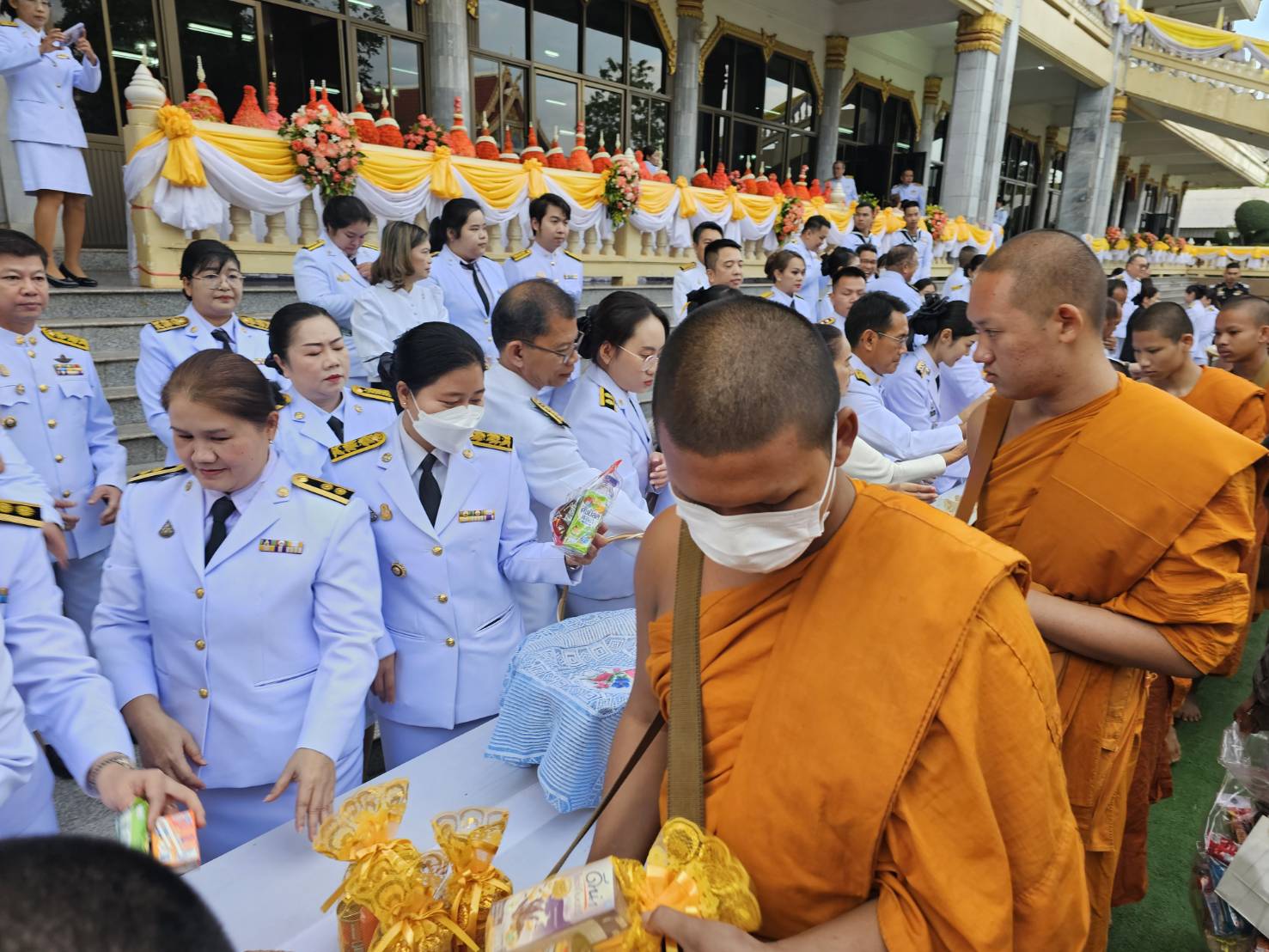 พช.หนองคาย ร่วมพิธีทำบุญตักบาตรเพื่อถวายเป็นพระกุศล และพิธีวางพานพุ่มดอกไม้ถวายราชสักการะ เนื่องในวันคล้ายวันประสูติ สมเด็จพระเจ้าลูกเธอ เจ้าฟ้าพัชรกิติยาภา นเรนทิราเทพยวดี กรมหลวงราชสาริณีสิริพัชร มหาวัชรราชธิดา