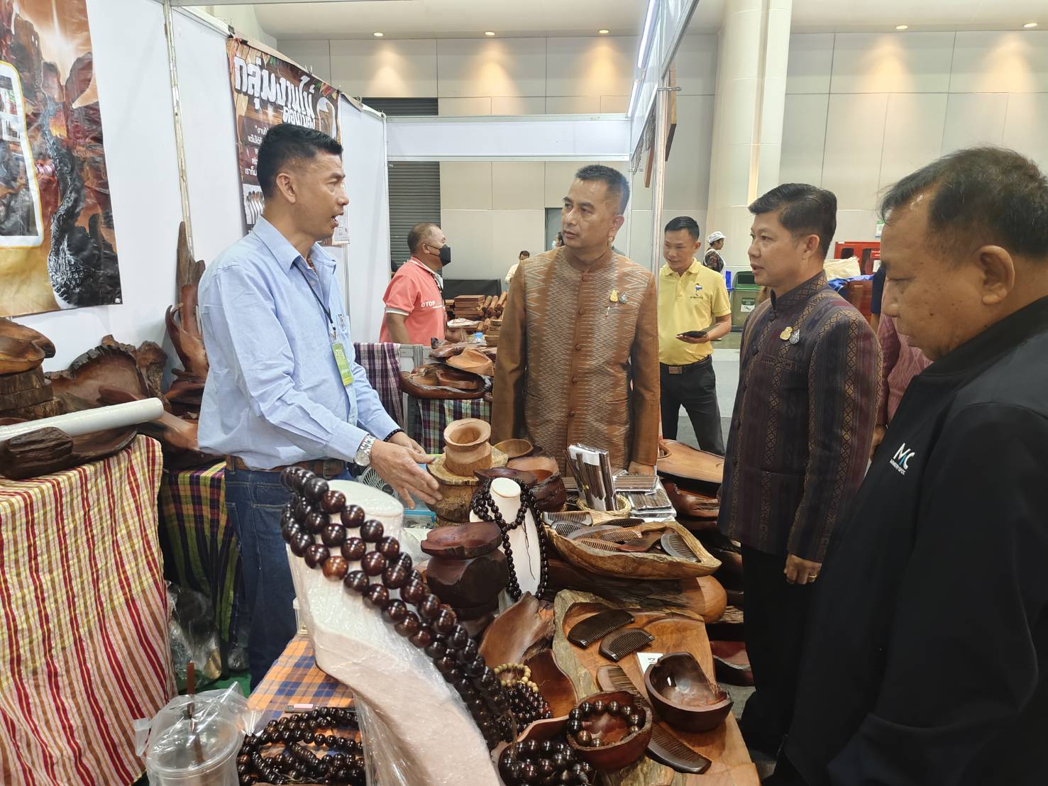 จังหวัดหนองคาย ร่วมพิธีเปิดงาน OTOP City 2023 “ช้อปสนุก…ส่งสุขท้ายปีสินค้าดีจากภูมิปัญญาไทย” พบกับการคัดสรรสุดยอดหนึ่งตำบล หนึ่งผลิตภัณฑ์ หนุนผลิตภัณฑ์จากภูมิปัญญาไทยสู่สากล ตามกระแสThai Soft Power ช้อปสินค้าสุดล้ำค่า เป็นของขวัญของฝากที่ดีที่สุดจากน้ำมือคนไทย ตั้งแต่16-24 ธันวาคม 2566 นี้ ณ ศูนย์แสดงสินค้าและการประชุมอิมแพ็ค เมืองทองธานี