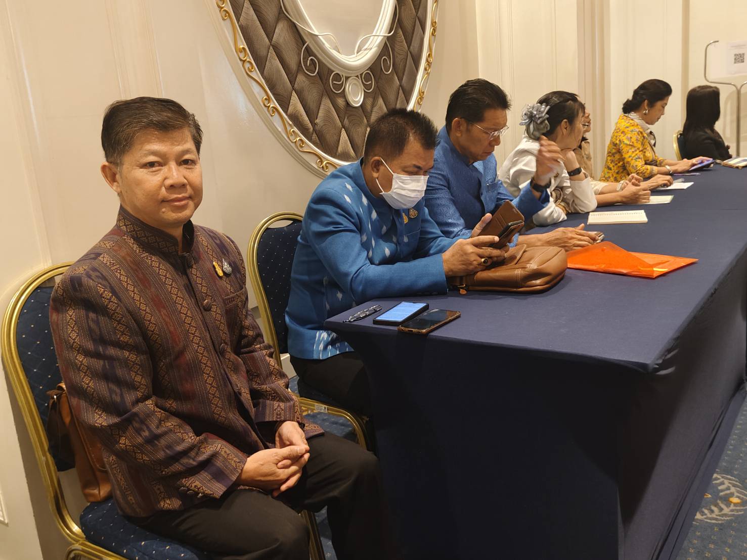 พช.หนองคาย ร่วมการประชุมมอบนโยบายความร่วมมือระหว่างสำนักงานพัฒนาชุมชนจังหวัด และสำนักงานพาณิชย์จังหวัด ในการคัดเลือกผู้ประกอบการ SMEs และ OTOP เพื่อส่งเสริมและสนับสนุนสู่ตลาดสากล