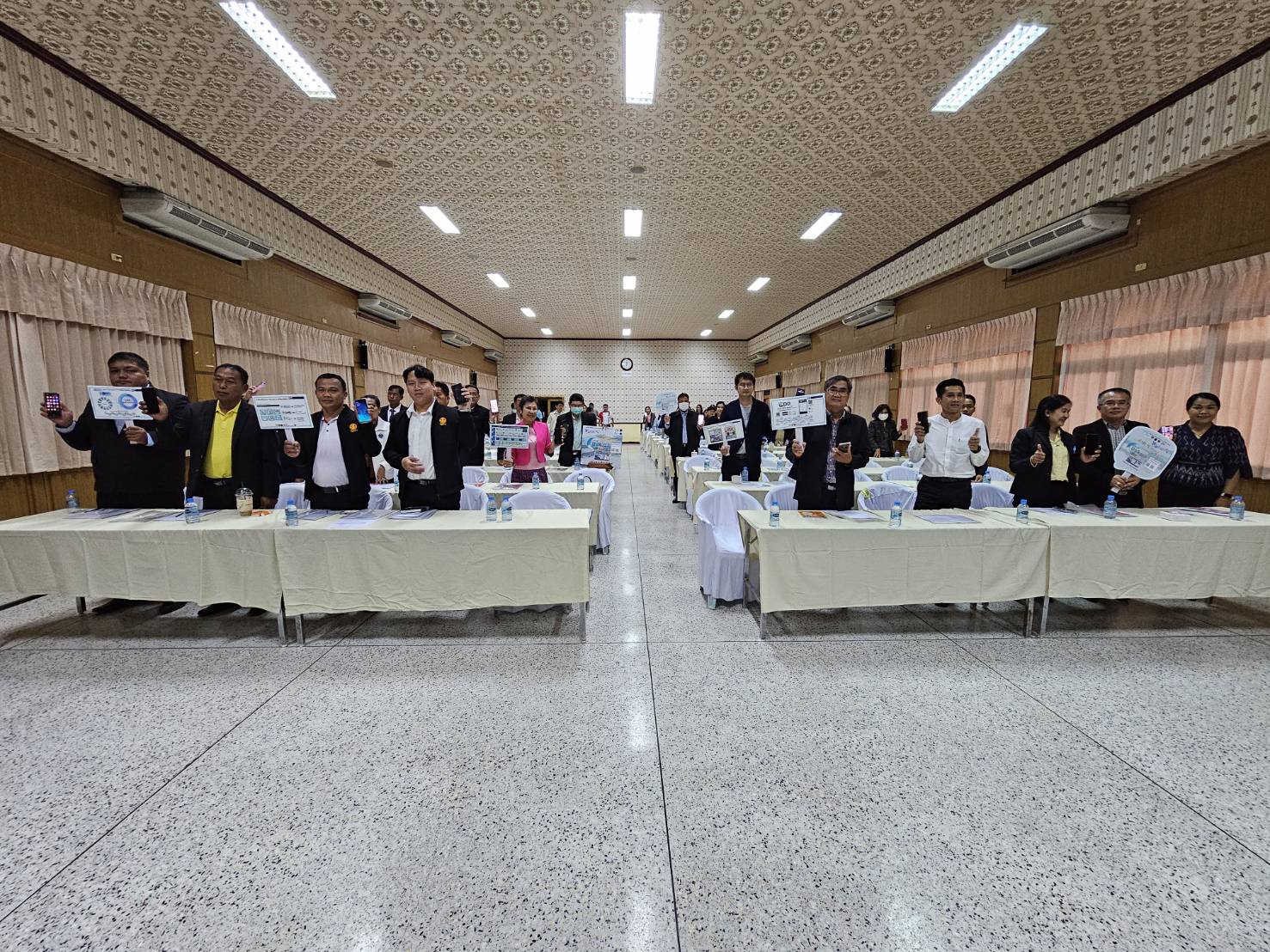 พช.หนองคาย ร่วมเป็นวิทยากรโครงการฝึกอบรมสัมมนาและศึกษาดูงาน “เพื่อเพิ่มศักยภาพการบริหารจัดการกิจการสาธารณะ และการเรียนรู้ปรัชญาของเศรษฐกิจพอเพียง” ณ องค์การบริหารส่วนจังหวัดหนองคาย พร้อมแนะนำแอป Click ชุมชน