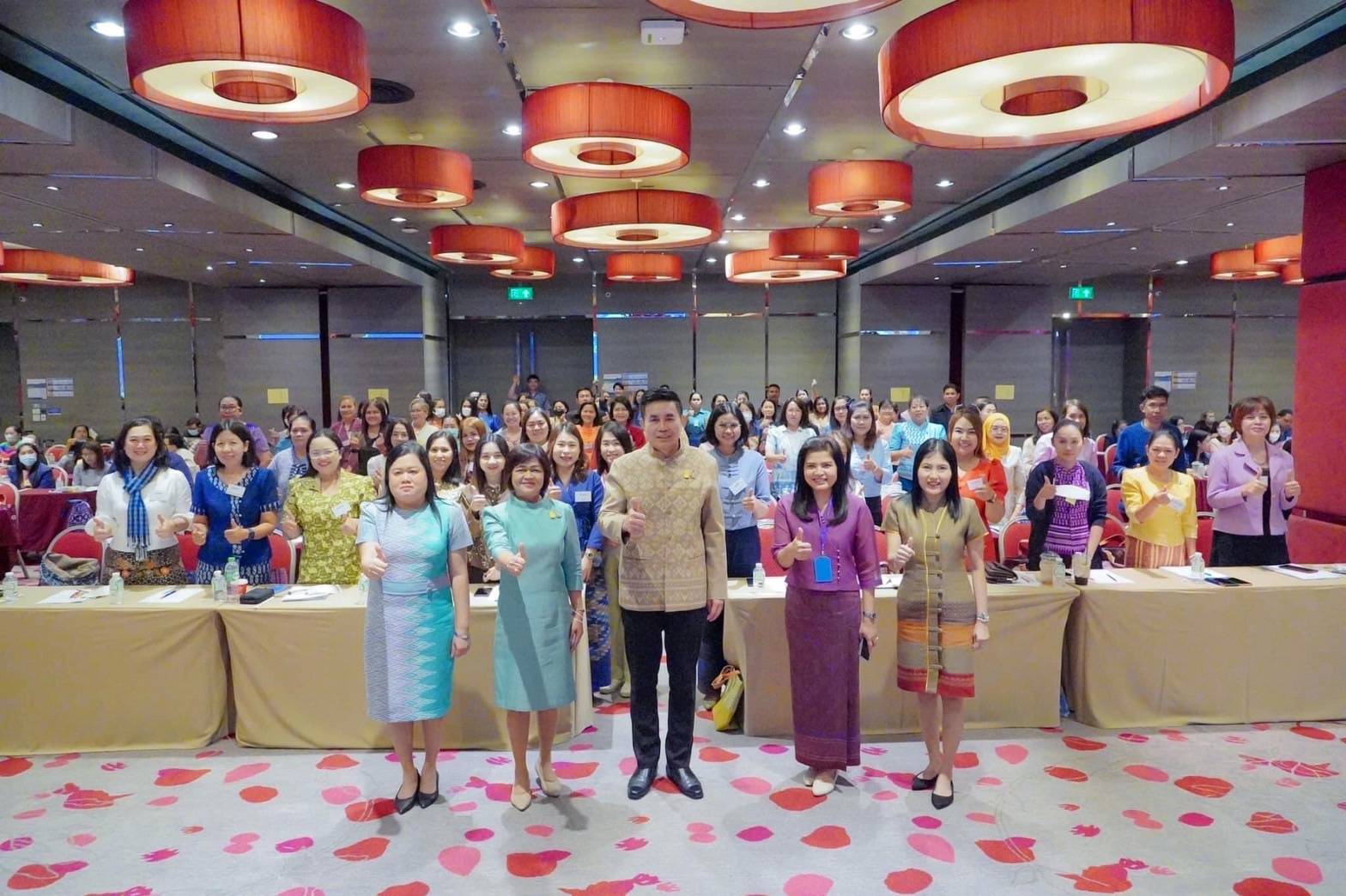 พช.หนองคาย ร่วมโครงการพัฒนาบุคลากร สร้างความรู้ ความเข้าใจ ในการปฏิบัติงานตามหลักธรรมภิบาลและปลูกผังคุณธรรมจริยธรรม กิจกรรมประชุมเชิงปฏิบัติการเพิ่มประสิทธิภาพบุคลากร ด้านการเงิน การคลัง การบัญชี และพัสดุ ประจำปีงบประมาณ พ.ศ.2567