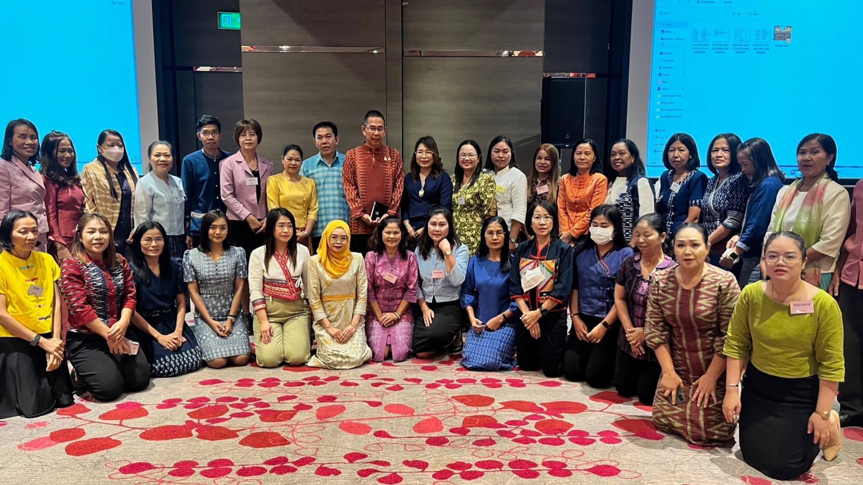 พช.หนองคาย ร่วมโครงการพัฒนาบุคลากร สร้างความรู้ ความเข้าใจ ในการปฏิบัติงานตามหลักธรรมภิบาลและปลูกผังคุณธรรมจริยธรรม กิจกรรมประชุมเชิงปฏิบัติการเพิ่มประสิทธิภาพบุคลากร ด้านการเงิน การคลัง การบัญชี และพัสดุ ประจำปีงบประมาณ พ.ศ.2567