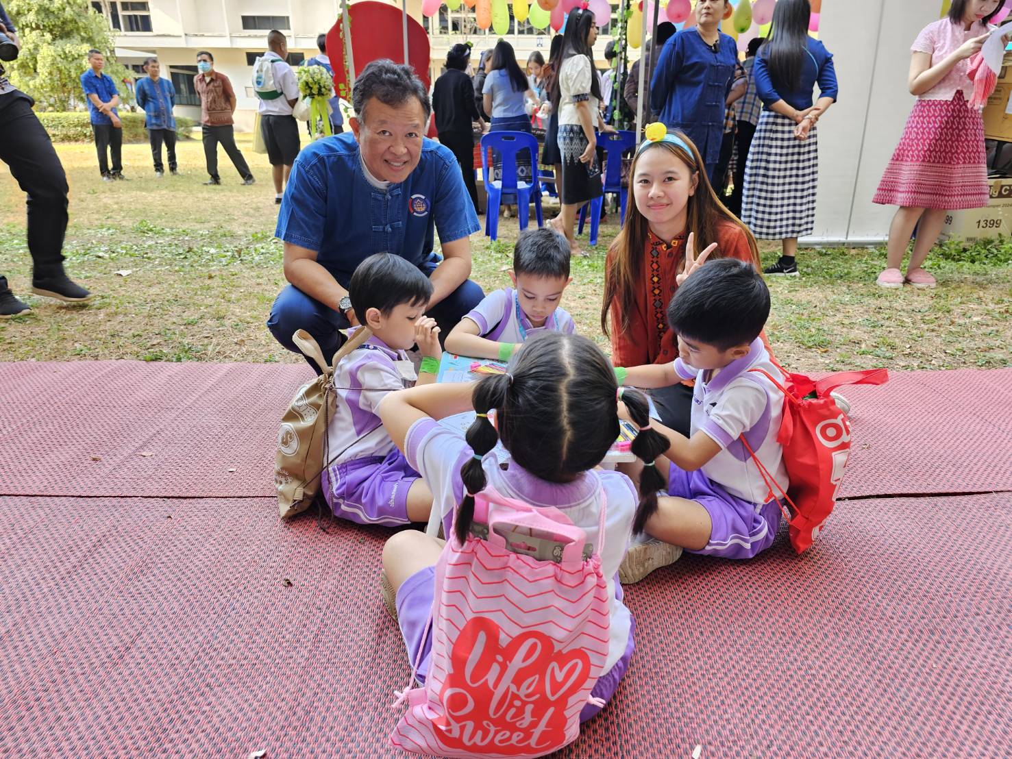“เด็กในวันนี้ คืออนาคตของชาติ” พช.หนองคาย ร่วมปลูกฝังจิตสำนึกที่ดี จัดกิจกรรมวันเด็กแห่งชาติ ประจำปี 2567