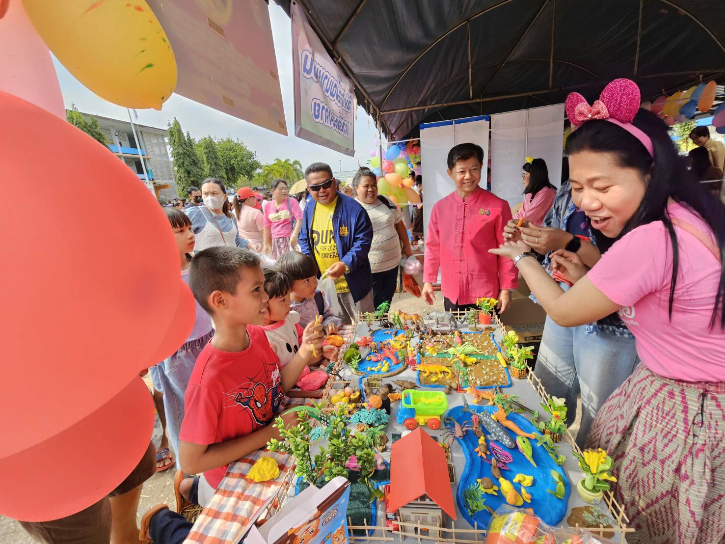 “โคก หนอง นา โมเดล” โดนใจวัยฟันน้ำนม พช.หนองคาย ร่วมจัดกิจกรรมวันเด็กแห่งชาติจังหวัดหนองคาย ประจำปี 2567