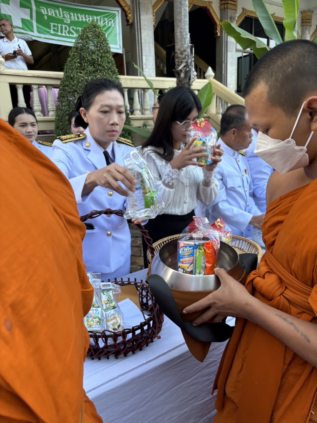พช.หนองคาย ร่วมพิธีทำบุญตักบาตรถวายพระกุศล เนื่องในโอกาสวันคล้ายวันประสูติ สมเด็จพระเจ้าลูกเธอ เจ้าฟ้าสิริวัณณวลี นารีรัตนราชกัญญา