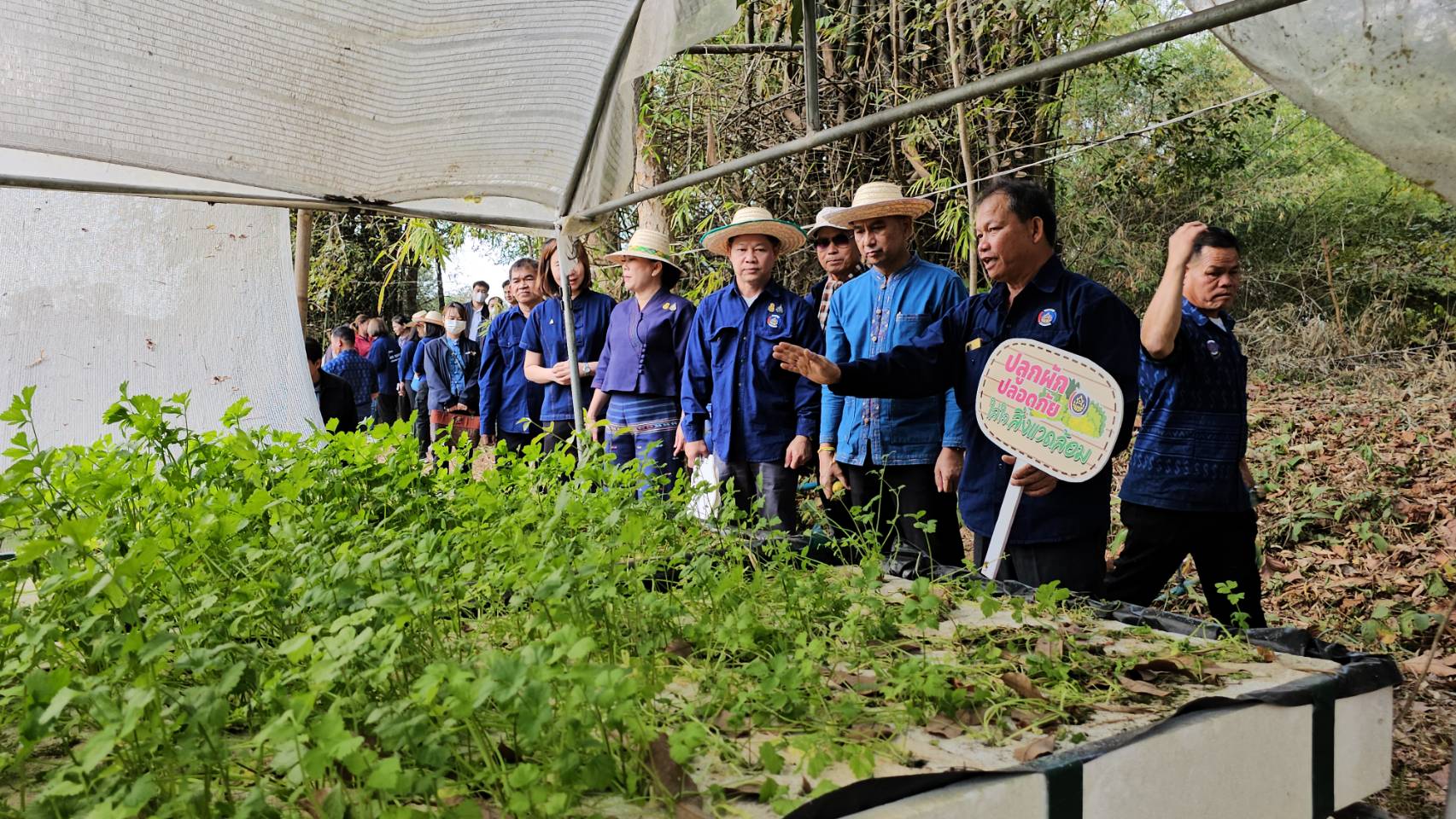 พช.หนองคาย ดำเนินโครงการศูนย์เรียนรู้เฉลิมพระเกียรติพระบาทสมเด็จพระเจ้าอยู่หัว โคก หนอง นา โมเดล และโครงการพัฒนาผู้นำ อช. เนื่องในวาระครบรอบ 55 ปี