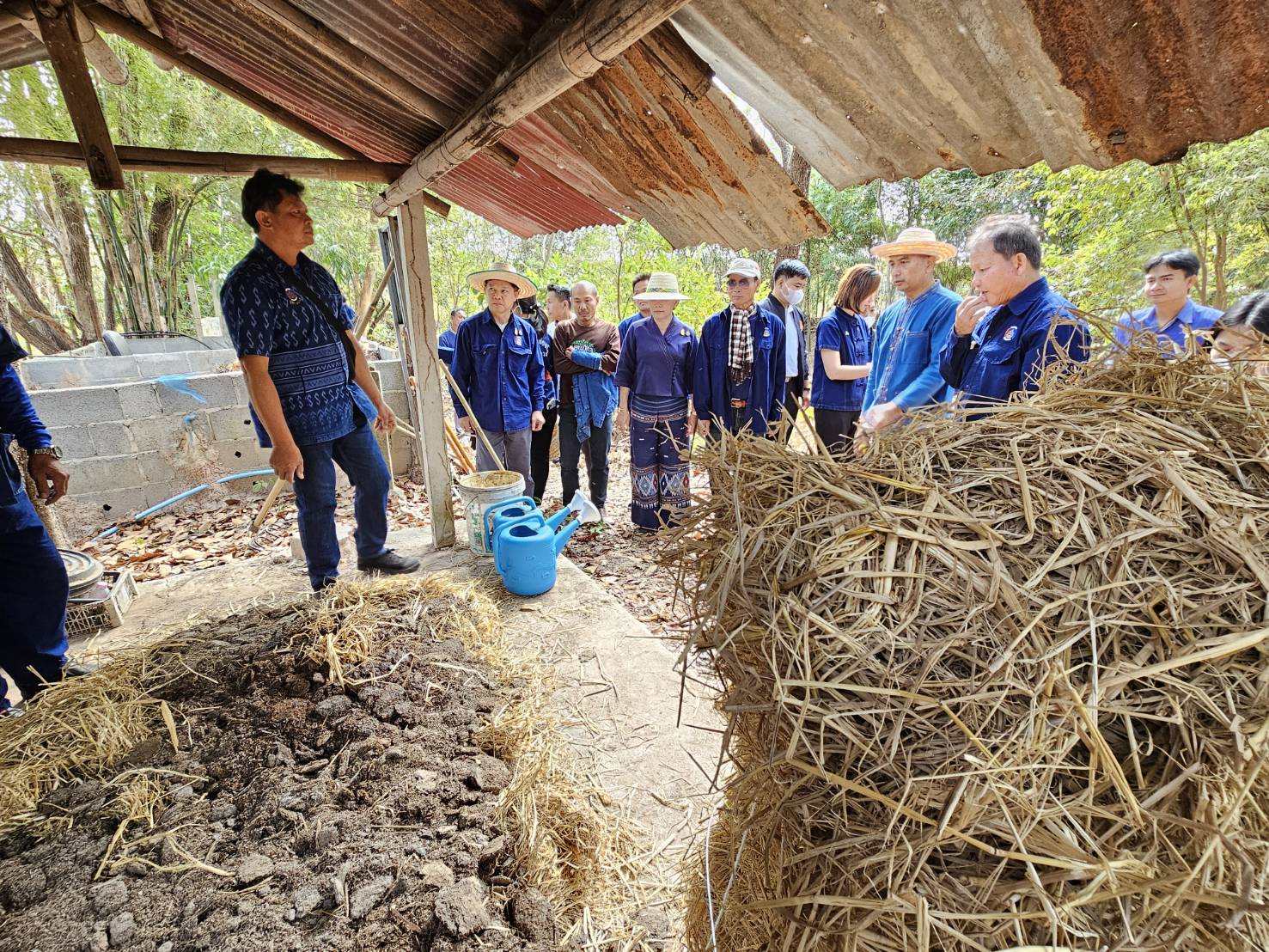 พช.หนองคาย ดำเนินโครงการศูนย์เรียนรู้เฉลิมพระเกียรติพระบาทสมเด็จพระเจ้าอยู่หัว โคก หนอง นา โมเดล และโครงการพัฒนาผู้นำ อช. เนื่องในวาระครบรอบ 55 ปี