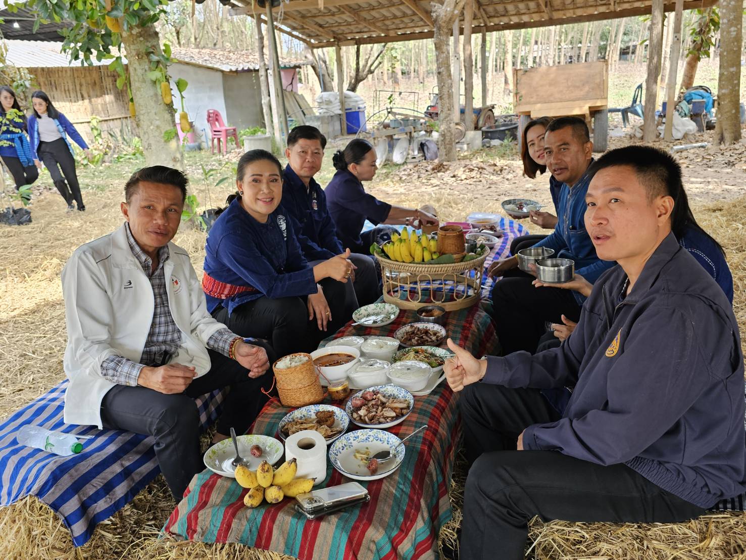 พช.หนองคาย ดำเนินโครงการศูนย์เรียนรู้เฉลิมพระเกียรติพระบาทสมเด็จพระเจ้าอยู่หัว โคก หนอง นา โมเดล และโครงการพัฒนาผู้นำ อช. เนื่องในวาระครบรอบ 55 ปี