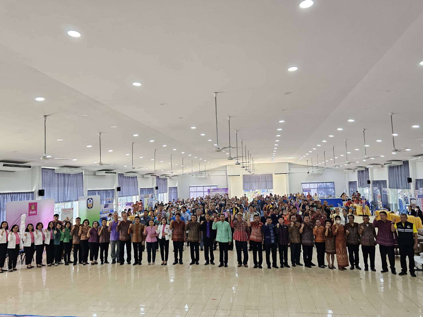 พช.หนองคาย ร่วมลงนาม MOU ว่าด้วยการไกล่เกลี่ยข้อพิพาทของประชาชนก่อนฟ้องคดี และกิจกรรม “ตลาดนัดแก้หนี้” จังหวัดหนองคาย