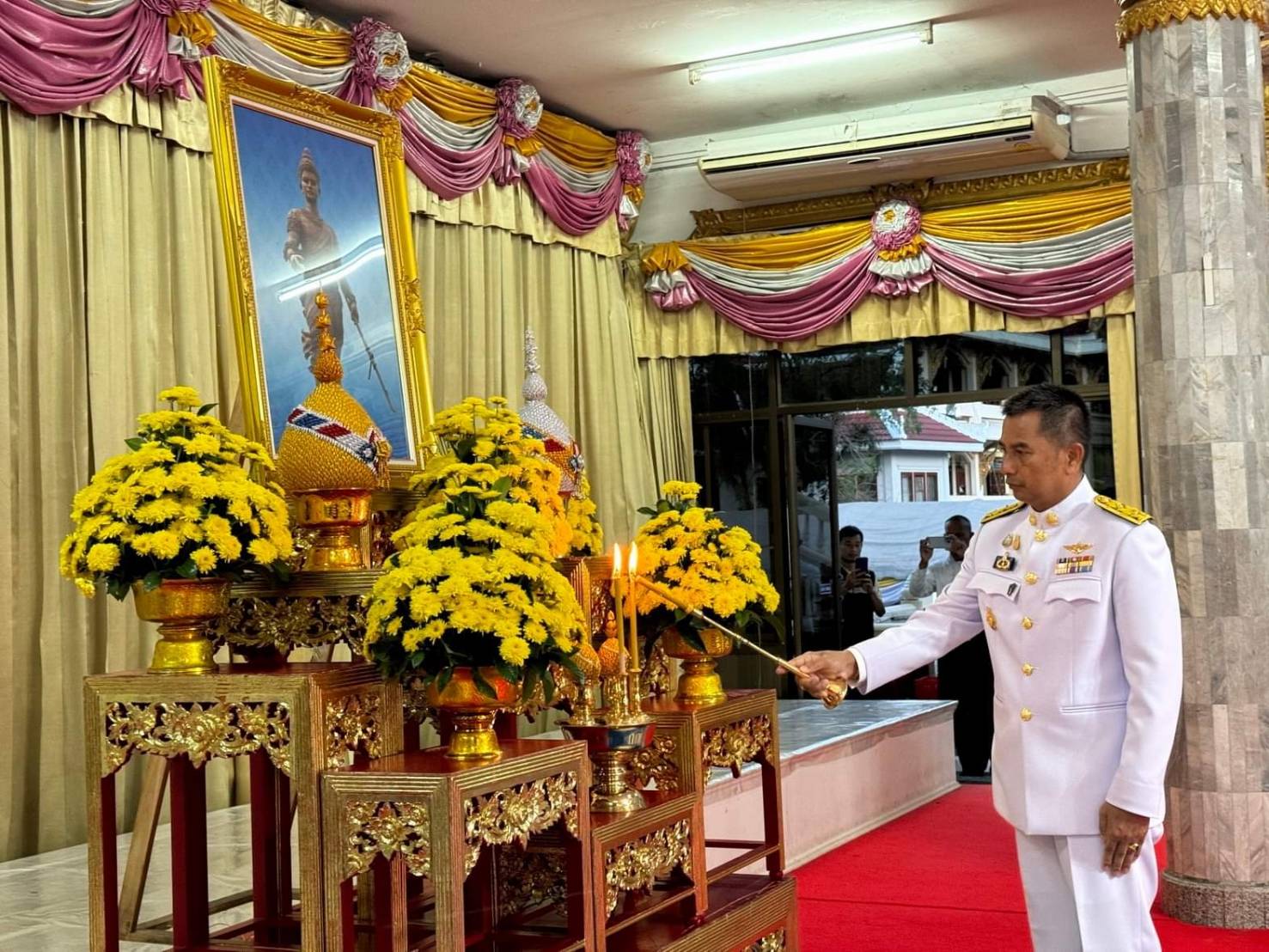 พช.หนองคาย ร่วมพิธีสวดพระพุทธมนต์และพิธีทำบุญตักบาตรถวายพระราชกุศล เนื่องในวันพ่อขุนรามคำแหงมหาราช