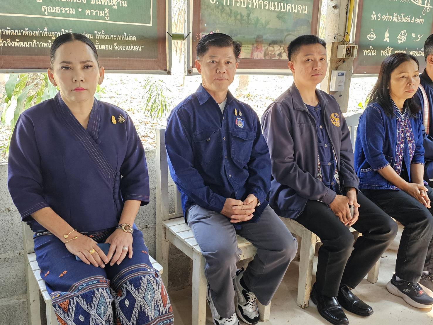 พช.หนองคาย ดำเนินโครงการศูนย์เรียนรู้เฉลิมพระเกียรติพระบาทสมเด็จพระเจ้าอยู่หัว โคก หนอง นา โมเดล และโครงการพัฒนาผู้นำ อช. เนื่องในวาระครบรอบ 55 ปี