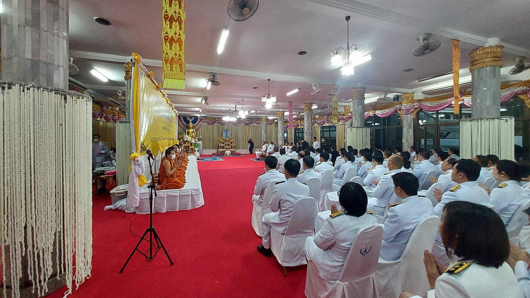 พช.หนองคาย ร่วมพิธีสวดพระพุทธมนต์และพิธีทำบุญตักบาตรถวายพระราชกุศล เนื่องในวันสมเด็จพระนเรศวรมหาราช (วันยุทธหัตถี) ประจำปีพุทธศักราช 2567