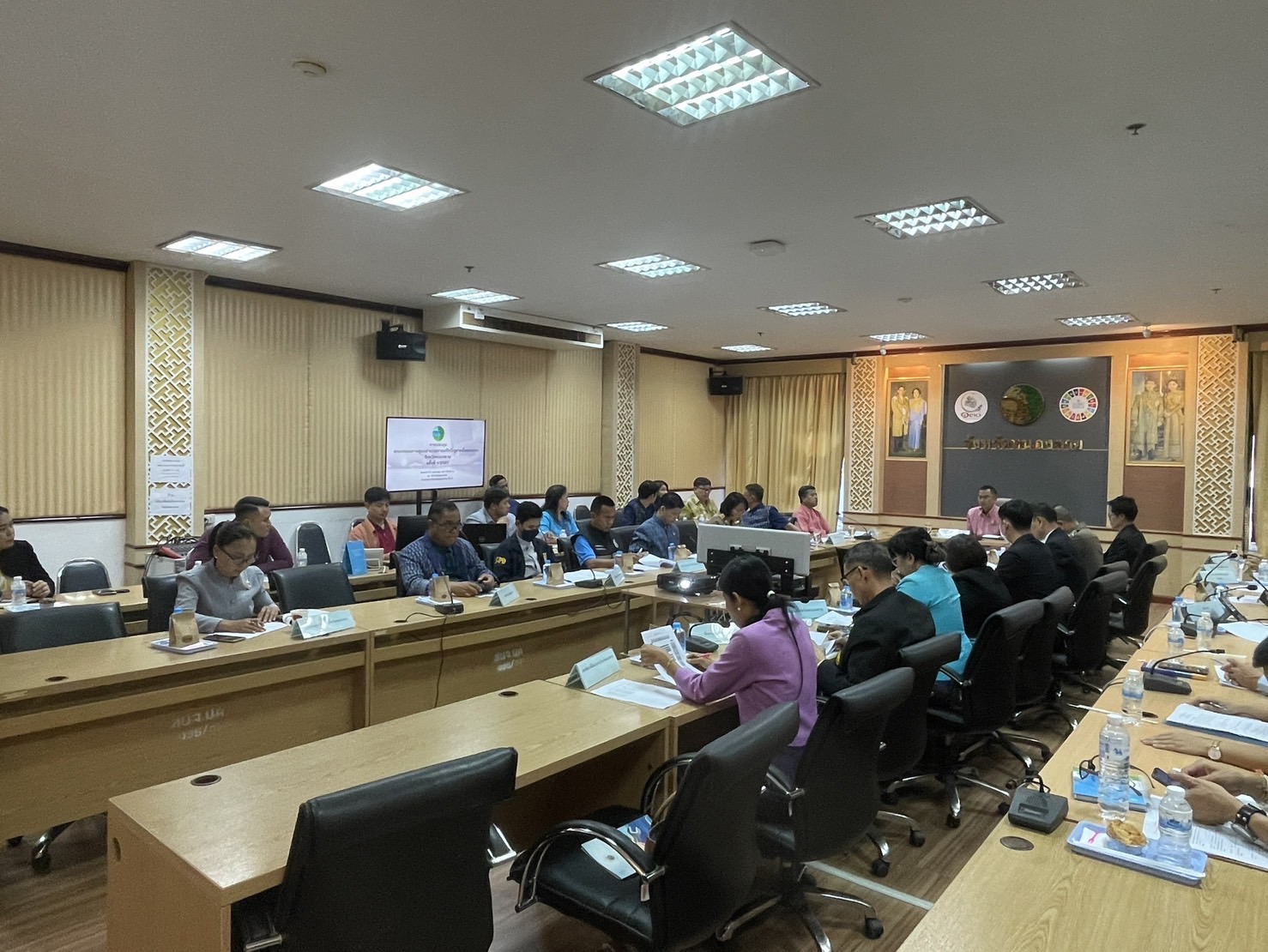 พช.หนองคาย ร่วมการประชุมคณะกรรมการศูนย์อำนวยการแก้ไขปัญหาหนี้นอกระบบ จังหวัดหนองคาย ครั้งที่ 1/2567