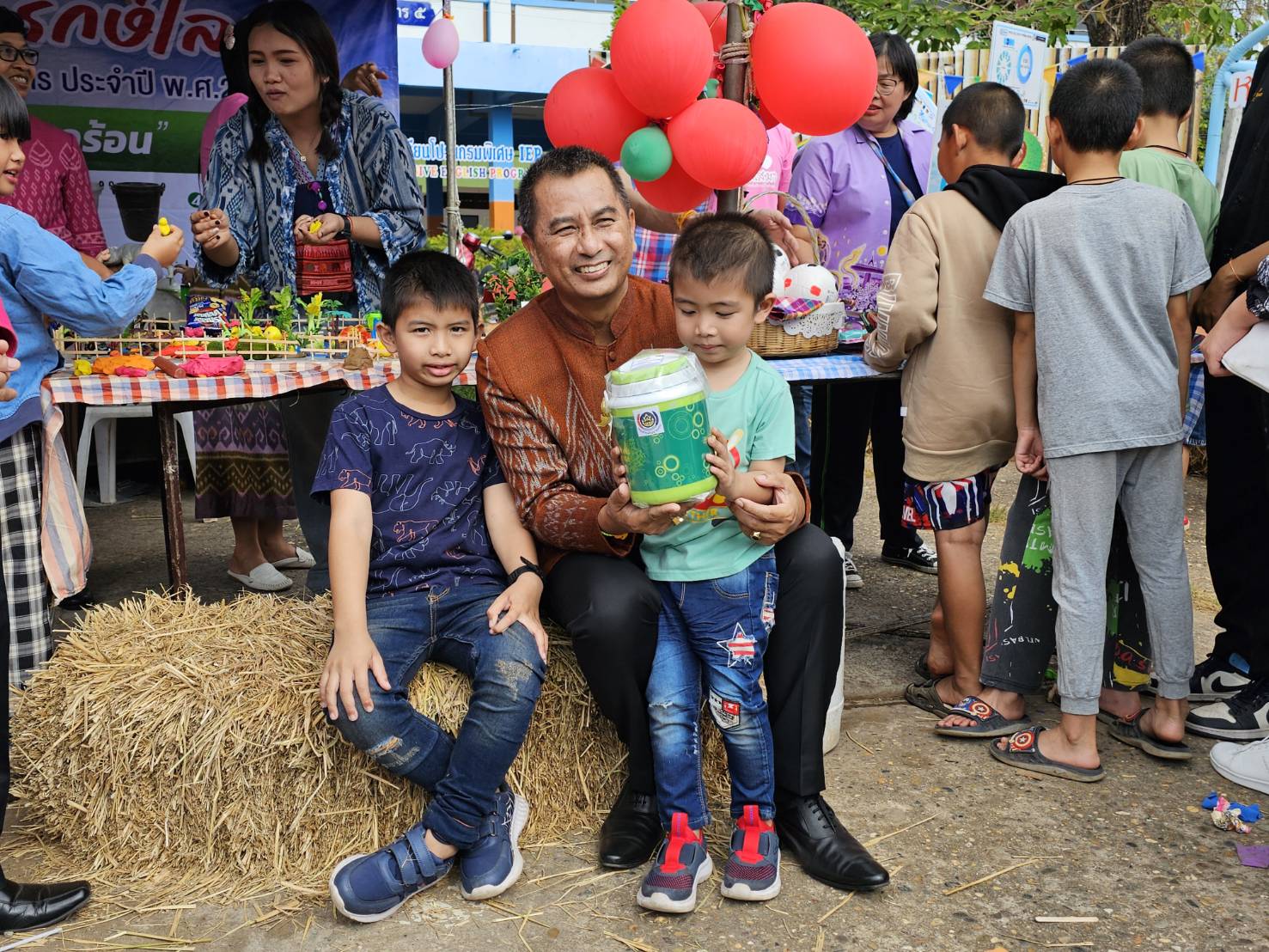 “โคก หนอง นา โมเดล” โดนใจวัยฟันน้ำนม พช.หนองคาย ร่วมจัดกิจกรรมวันเด็กแห่งชาติจังหวัดหนองคาย ประจำปี 2567