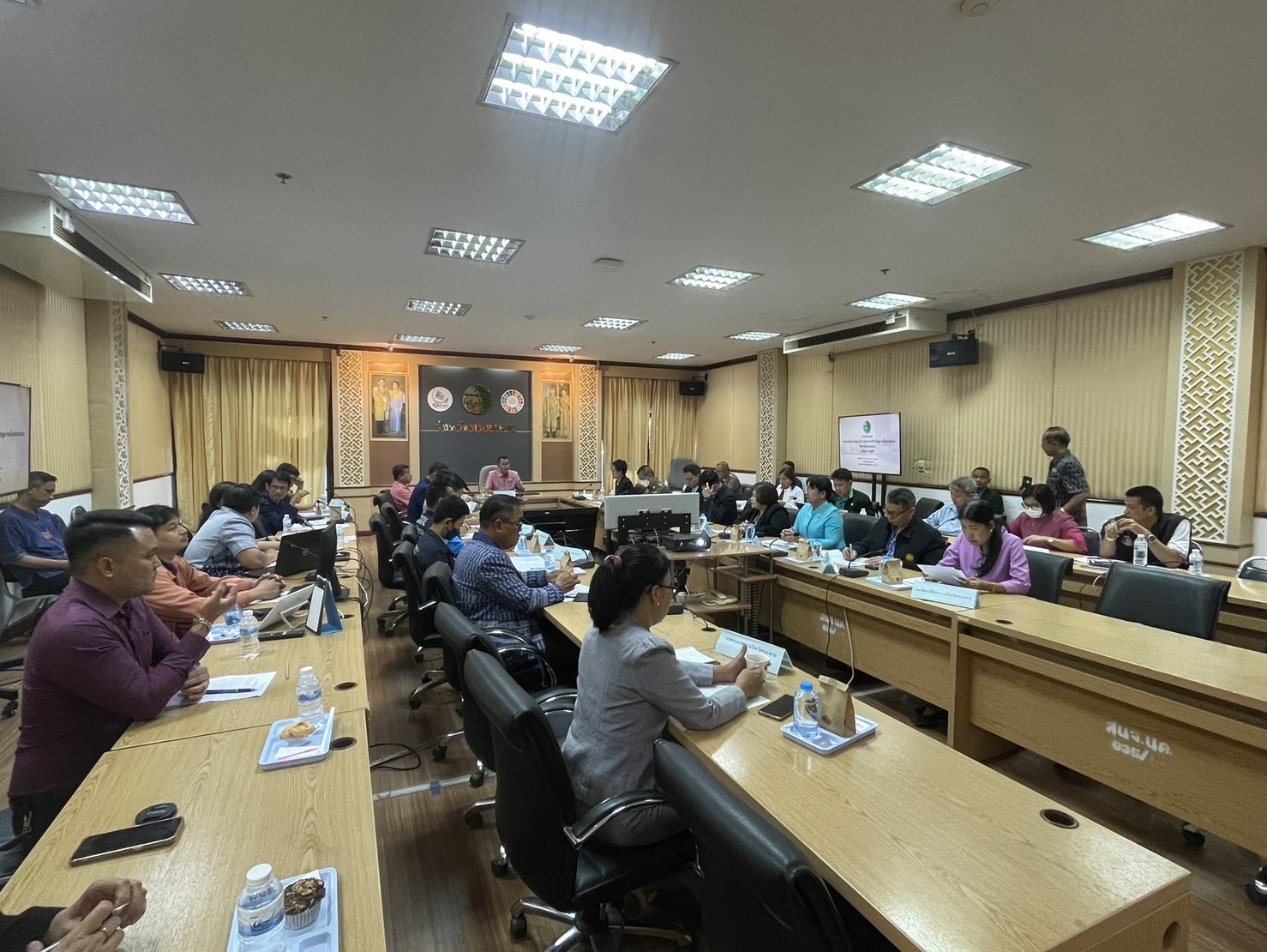 พช.หนองคาย ร่วมการประชุมคณะกรรมการศูนย์อำนวยการแก้ไขปัญหาหนี้นอกระบบ จังหวัดหนองคาย ครั้งที่ 1/2567