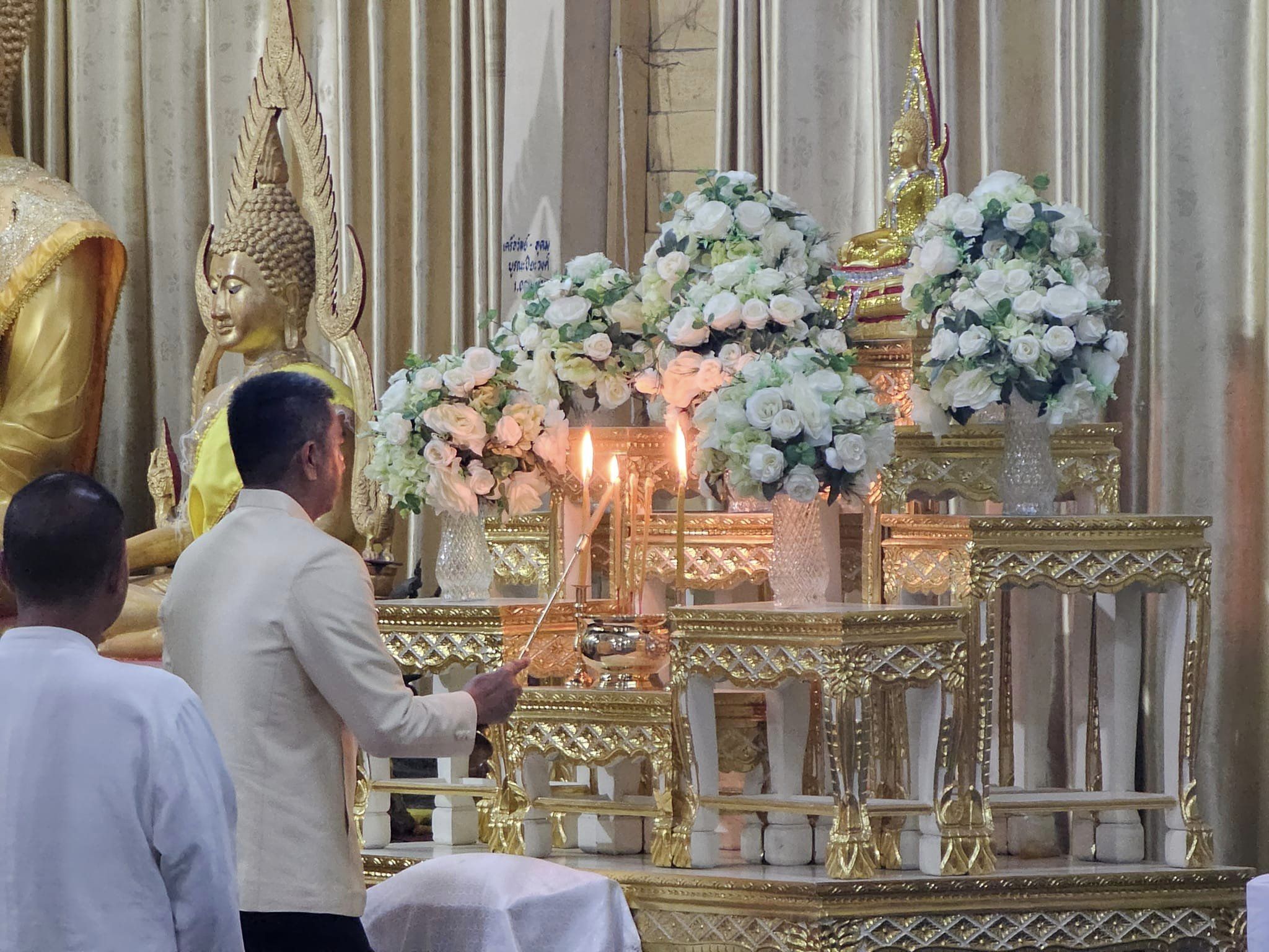 พช. หนองคาย ร่วมกิจกรรม “นุ่งผ้าไทย ใส่บาตรริมโขง”