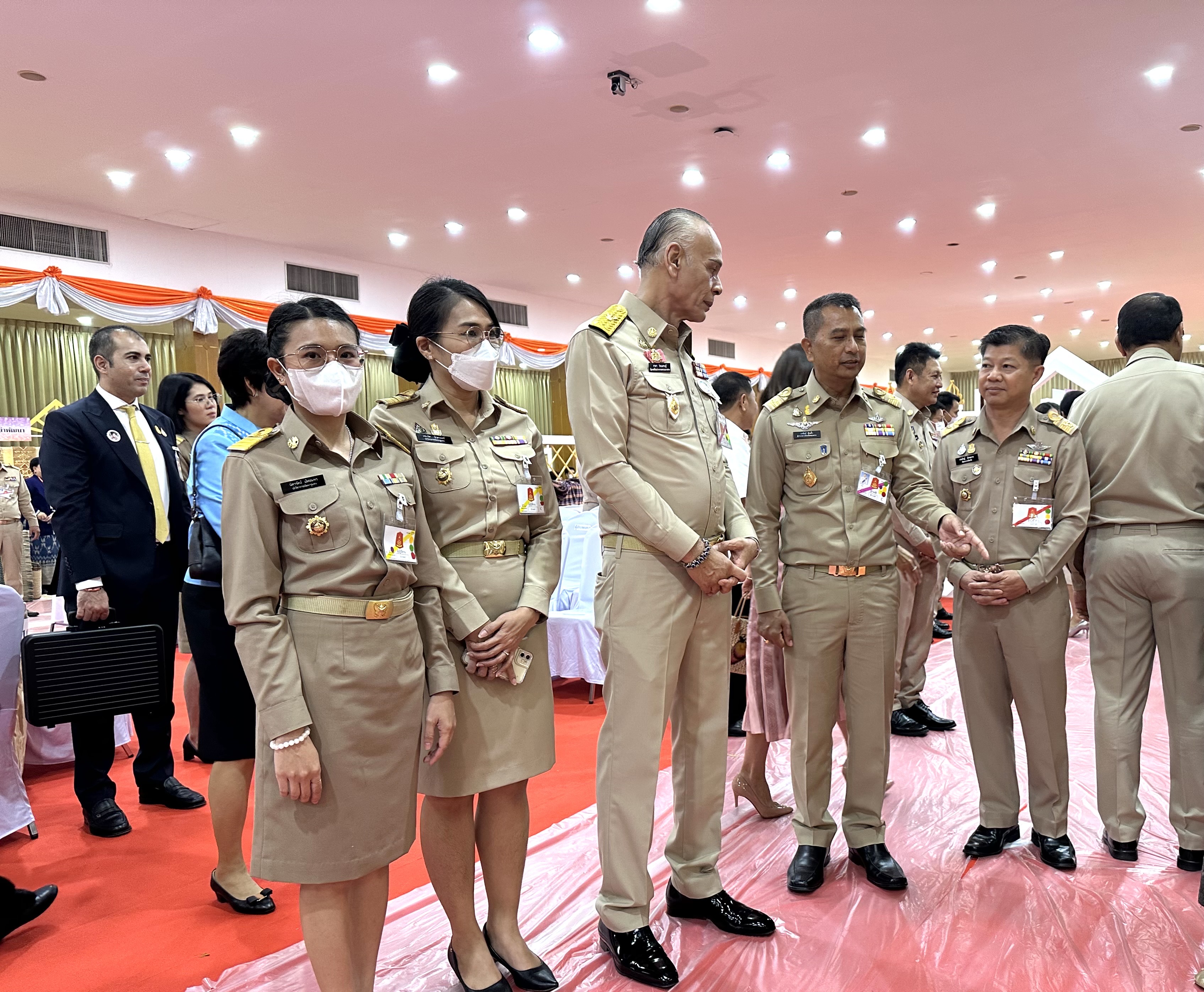 พช.หนองคาย ร่วมจัดแสดงผลิตภัณฑ์ และรับเสด็จสมเด็จพระเจ้าลูกเธอ เจ้าฟ้าสิริวัณณวรี นารีรัตนราชกัญญา เสด็จทอดพระเนตรนิทรรศการและการจัดแสดงผลิตภัณฑ์ผ้าไทย และงานหัตถกรรมชุมชนภูมิปัญญาไทย ตามโครงการพัฒนาผู้นำการเปลี่ยนแปลงภูมิปัญญาชุมชนไทย