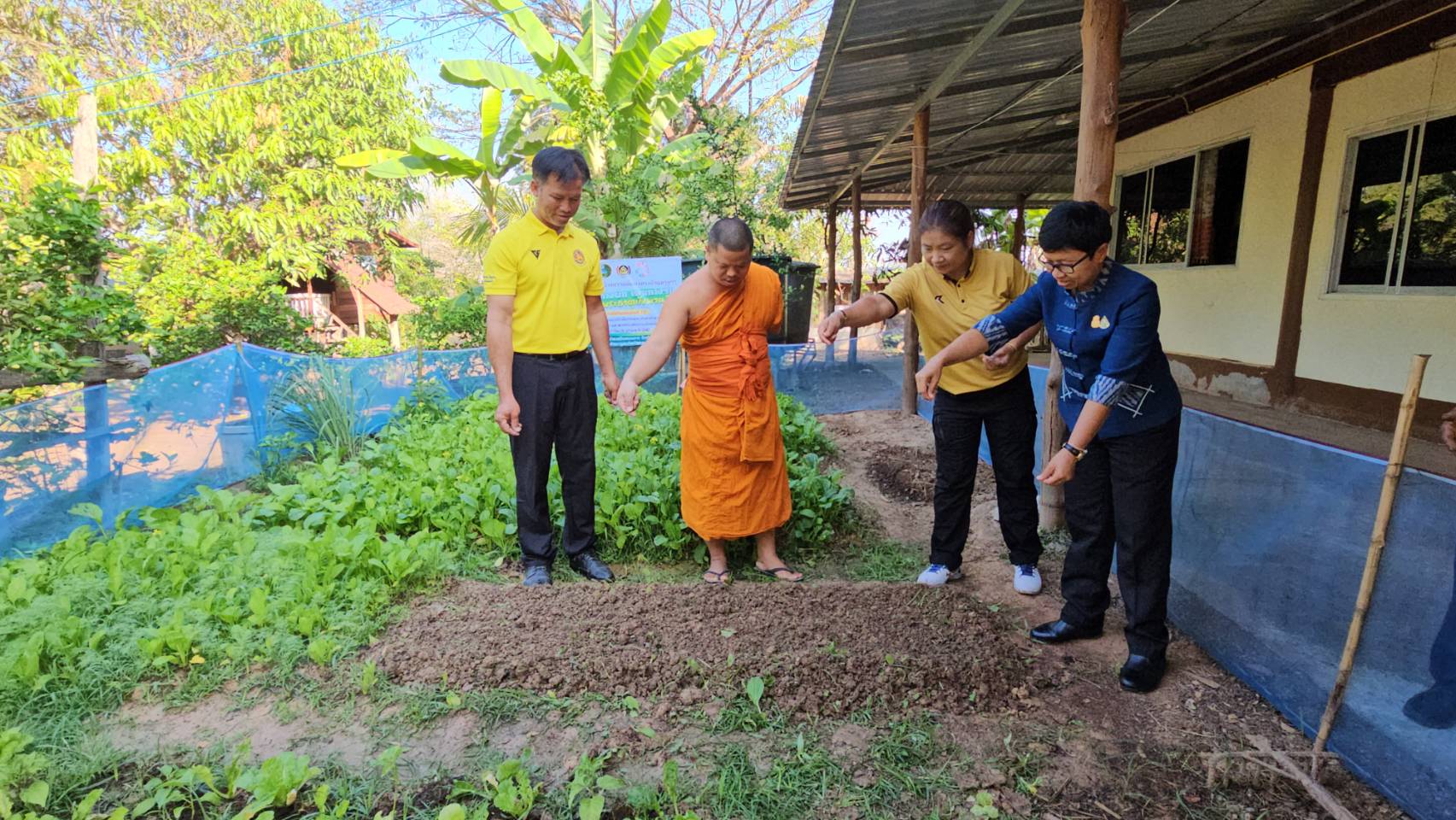 พช.หนองคาย ดำเนินโครงการสร้างความมั่นคงทางด้านอาหาร “เส้นทางผัก เส้นทางรัก พระธาตุบังพวน” ต.พระธาตุบังพวน อ.เมืองหนองคาย จ.หนองคาย