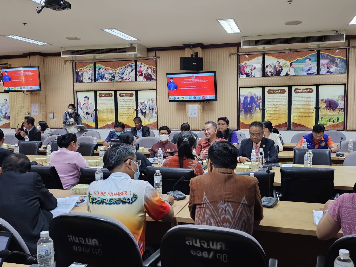 พช.หนองคาย ร่วมการประชุมคณะกรรมการดำเนินงานโครงการรณรงค์ป้องกันและแก้ไขปัญหายาเสพติด (TO BE NUMBER ONE) จังหวัดหนองคาย