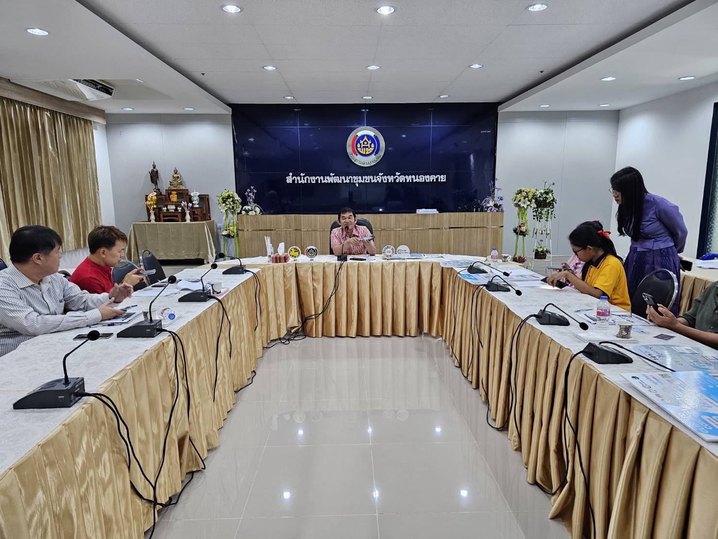 พช.หนองคาย ขับเคลื่อนการดำเนินงานบริการดิจิทัล ให้คำแนะนำผู้ผลิต ผู้ประกอบการ OTOP ลงทะเบียนใช้งาน Shop ชุมชน ในแอป Click ชุมชน