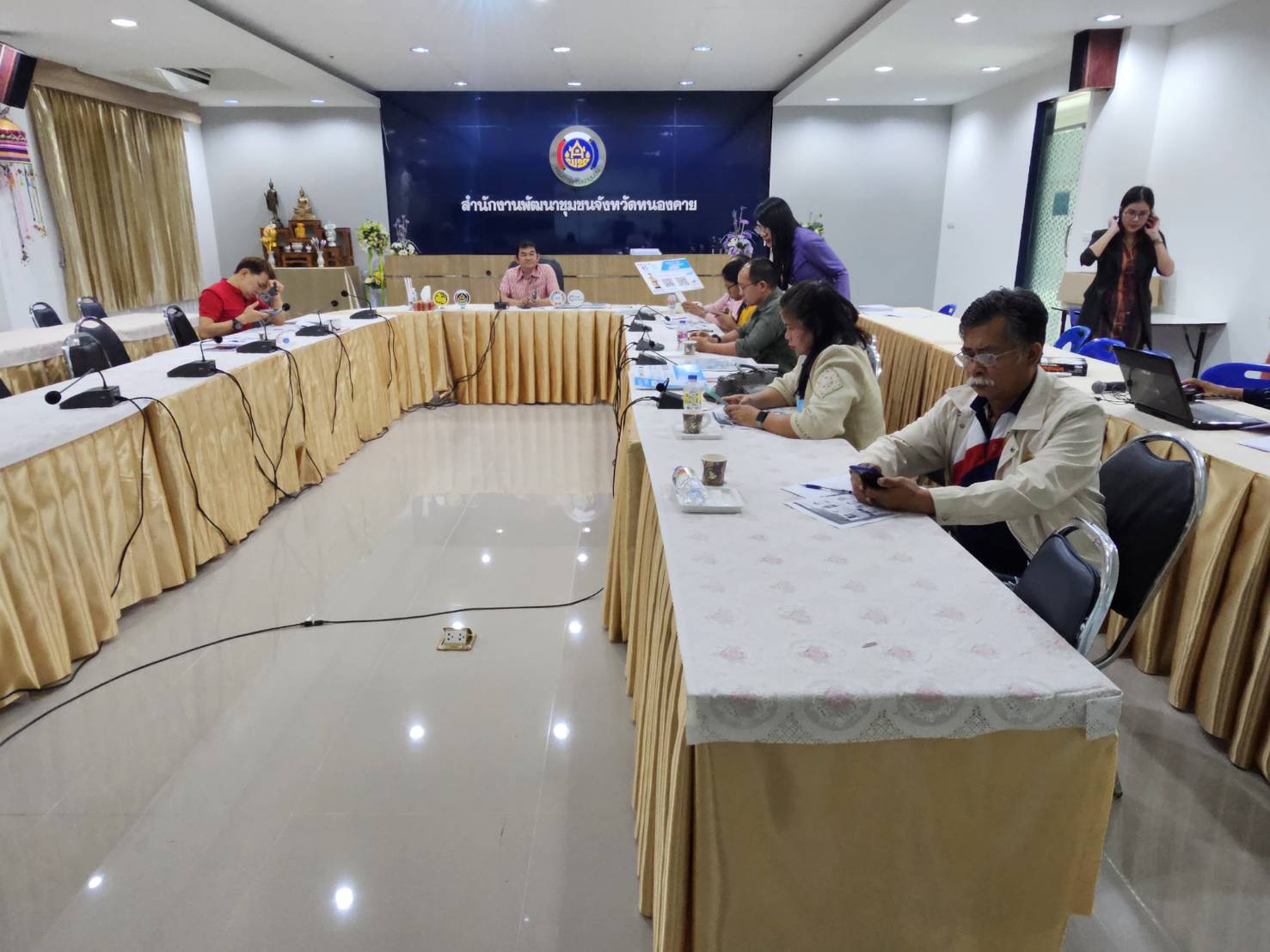 พช.หนองคาย ขับเคลื่อนการดำเนินงานบริการดิจิทัล ให้คำแนะนำผู้ผลิต ผู้ประกอบการ OTOP ลงทะเบียนใช้งาน Shop ชุมชน ในแอป Click ชุมชน