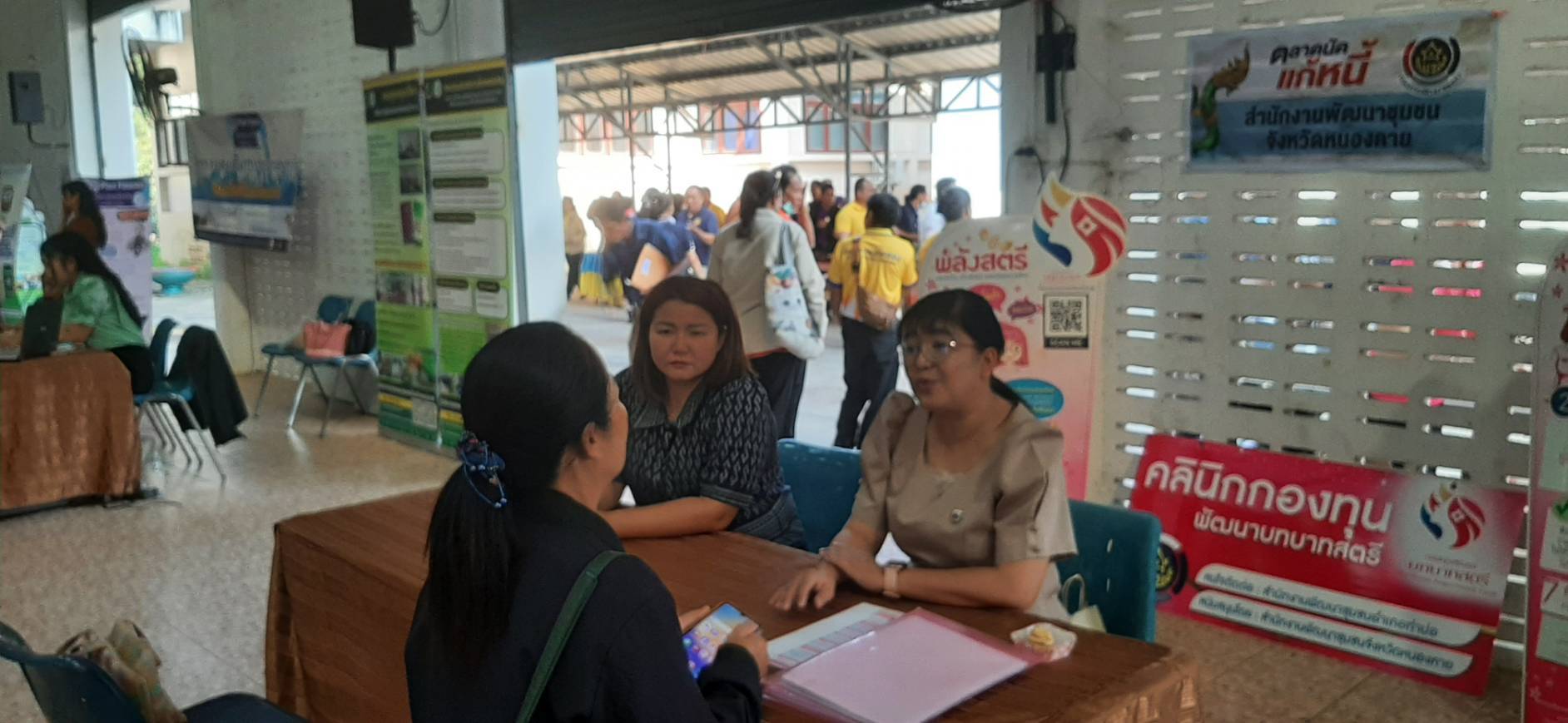 พช.หนองคาย ร่วมกิจกรรม “ตลาดนัดแก้หนี้ ครั้งที่ 2” จังหวัดหนองคาย