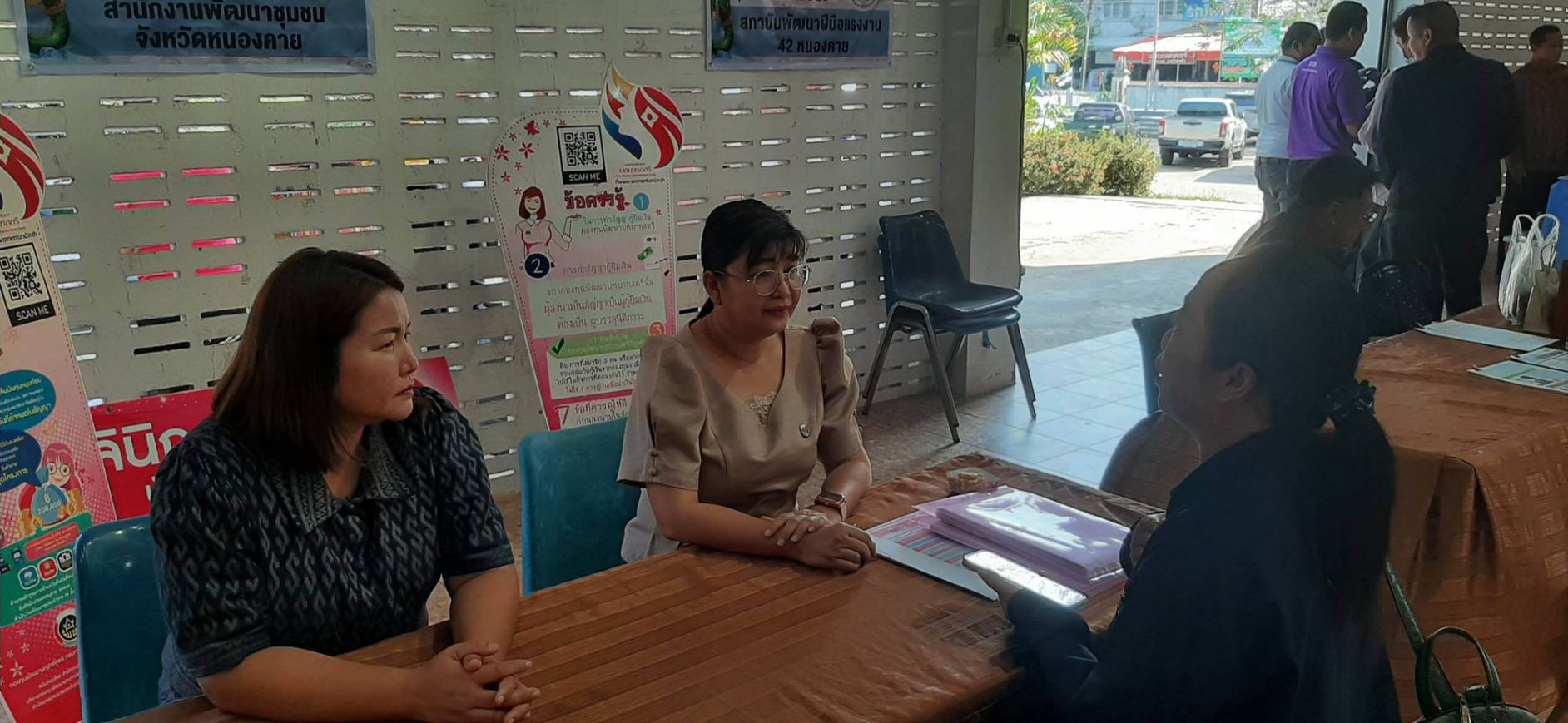 พช.หนองคาย ร่วมกิจกรรม “ตลาดนัดแก้หนี้ ครั้งที่ 2” จังหวัดหนองคาย