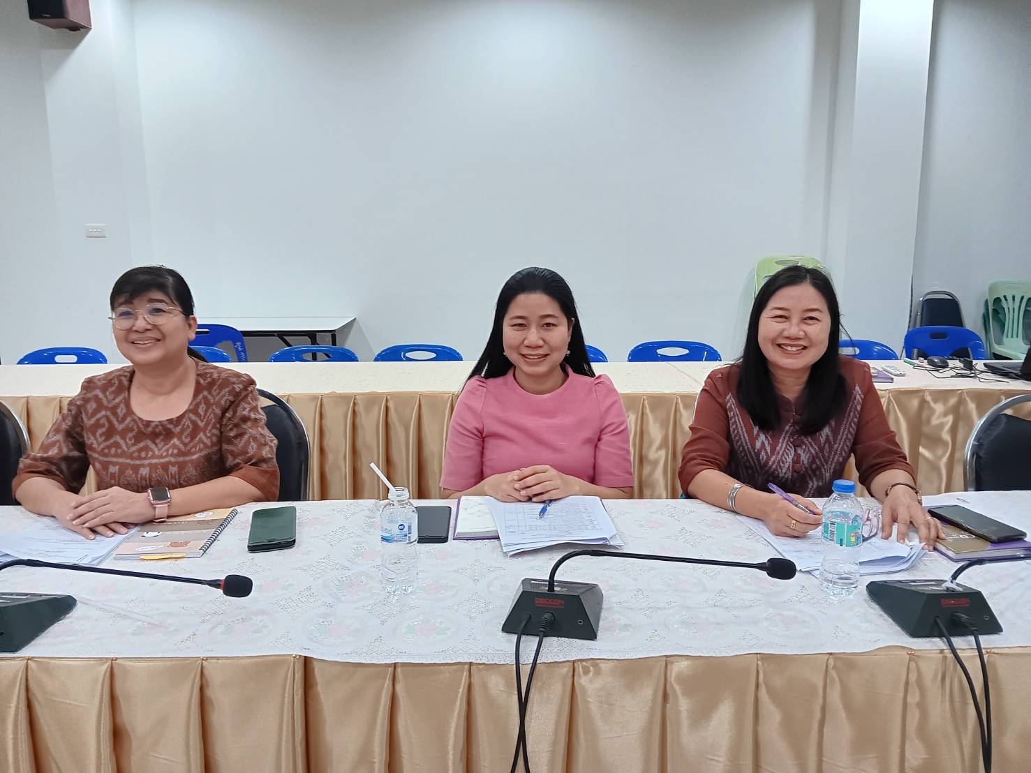 พช.หนองคาย ประชุมคณะทำงานพิจารณาจัดทำข้อตกลงการปฏิบัติราชการและการประเมินผลการปฏิบัติราชการของข้าราชการสำนักงานพัฒนาชุมชนจังหวัดหนองคาย