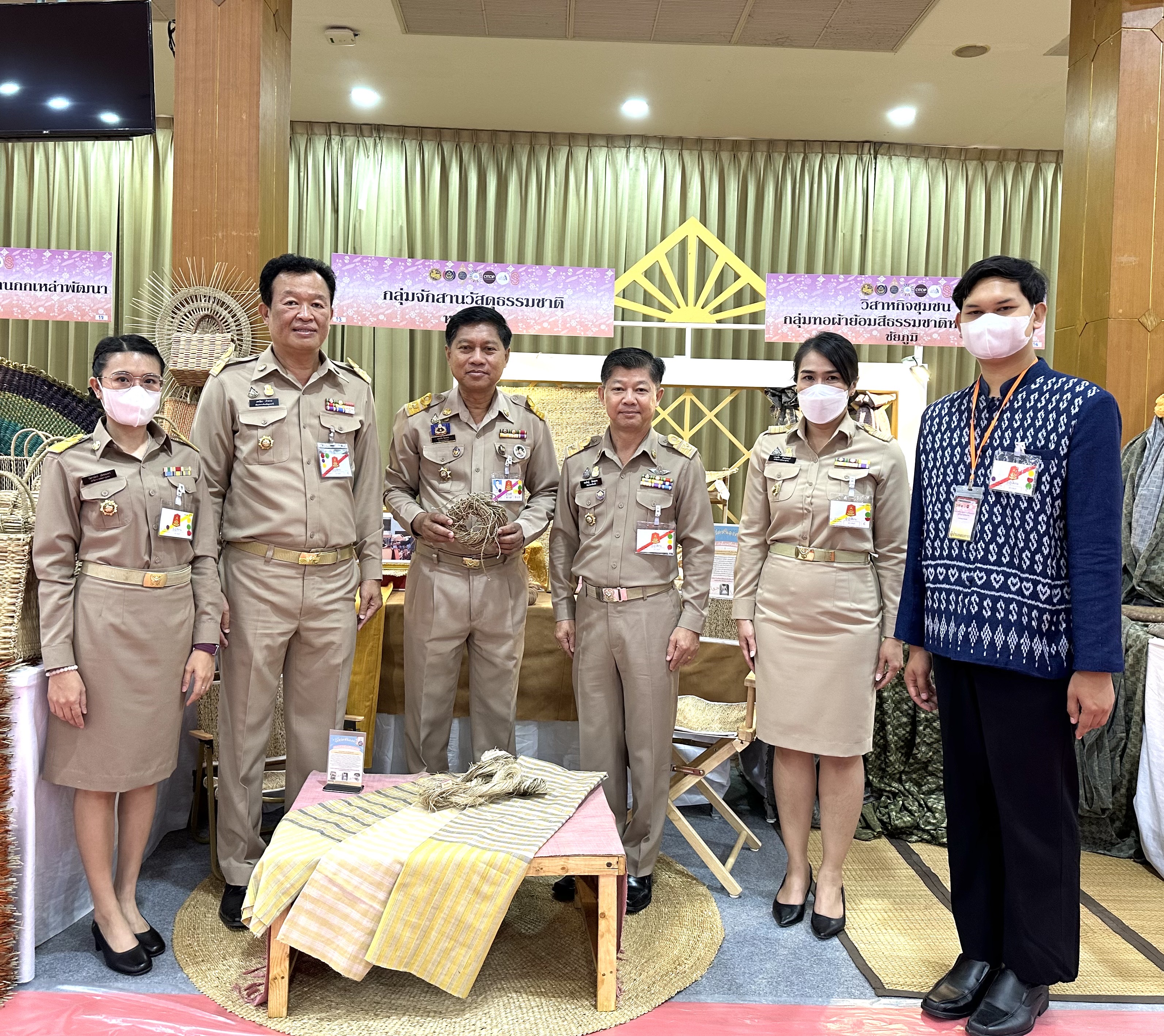 พช.หนองคาย ร่วมจัดแสดงผลิตภัณฑ์ และรับเสด็จสมเด็จพระเจ้าลูกเธอ เจ้าฟ้าสิริวัณณวรี นารีรัตนราชกัญญา เสด็จทอดพระเนตรนิทรรศการและการจัดแสดงผลิตภัณฑ์ผ้าไทย และงานหัตถกรรมชุมชนภูมิปัญญาไทย ตามโครงการพัฒนาผู้นำการเปลี่ยนแปลงภูมิปัญญาชุมชนไทย