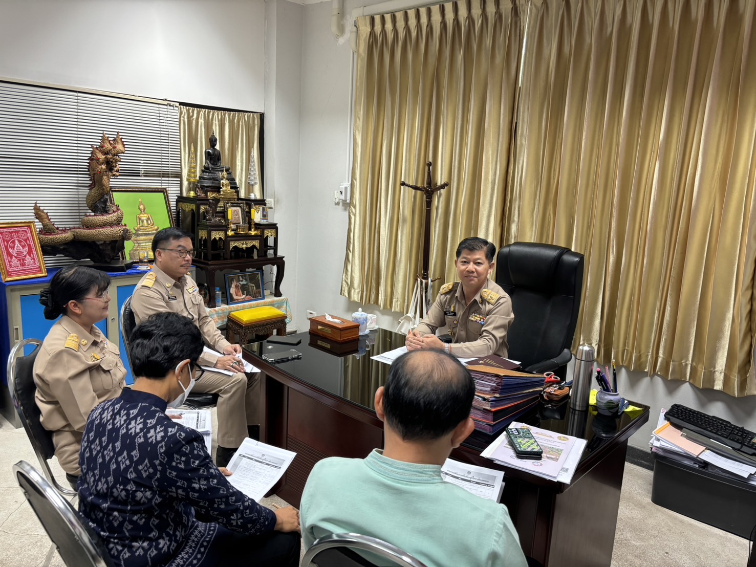 พช.หนองคาย ประชุม Morning Brief เตรียมความพร้อมทีมงานขับเคลื่อนงานพัฒนาชุมชน