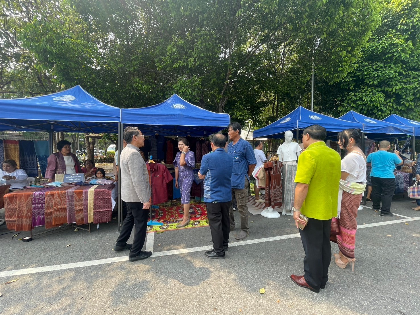 พช.หนองคาย ร่วมกับ อบจ.หนองคาย สืบสานอนุรักษ์ศิลป์ผ้าถิ่นไทย ดํารงไว้ในแผ่นดิน จัดโครงการสืบสานภูมิปัญญาผ้าไทย “เสน่ห์ผ้า เสน่ห์เมืองหนองคาย”