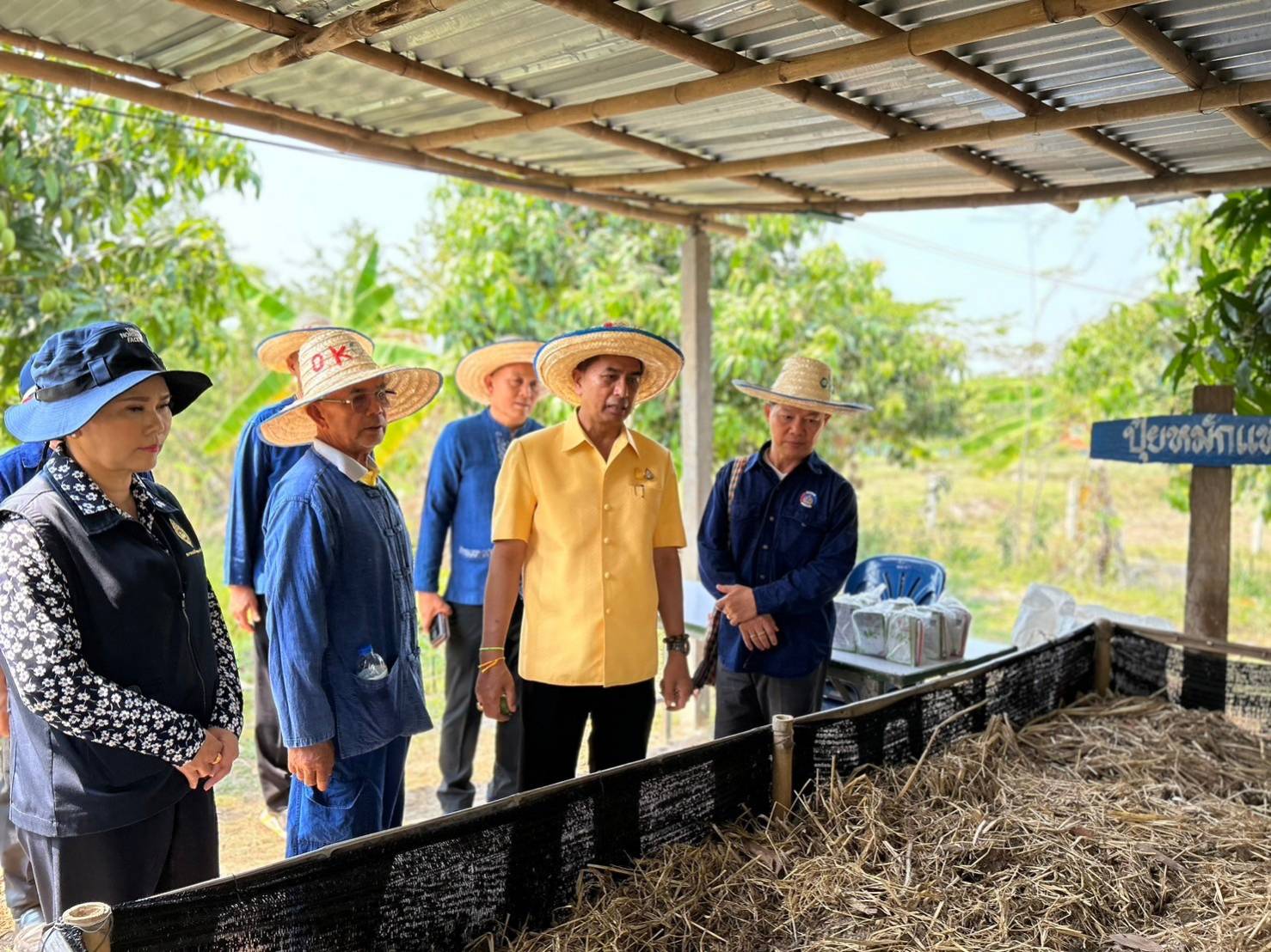 จังหวัดหนองคาย ขับเคลื่อนเศรษฐกิจพอเพียงดำเนินโครงการศูนย์เรียนรู้เฉลิมพระเกียรติพระบาทสมเด็จพระเจ้าอยู่หัว เนื่องในโอกาสมหามงคลเฉลิมพระชนมพรรษา 6 รอบ 28 กรกฎาคม 2567 ณ ศูนย์เรียนรู้ต้นแบบฯ “โคก หนอง นา โมเดล” อำเภอเฝ้าไร่